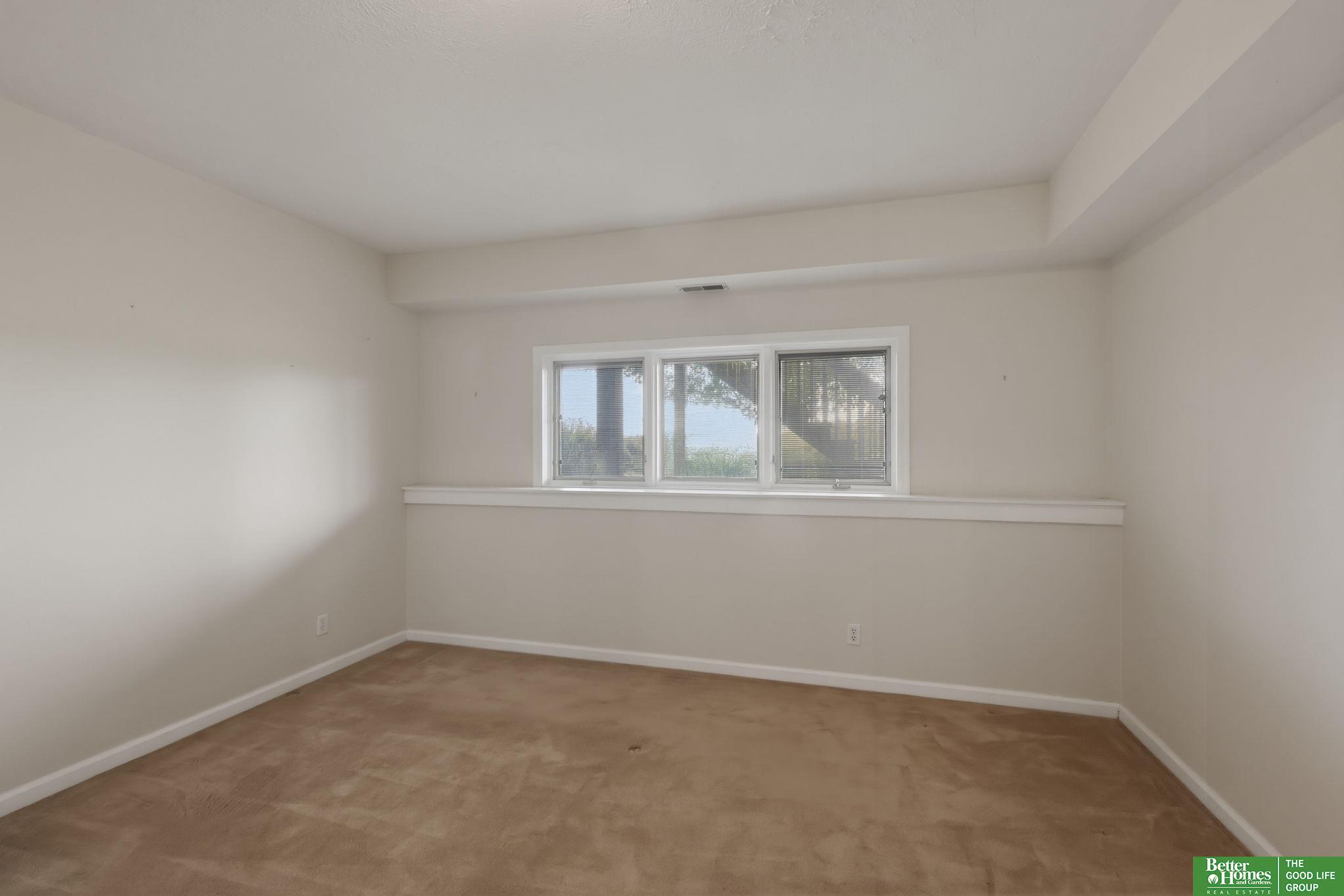 10032 S 172nd Circle