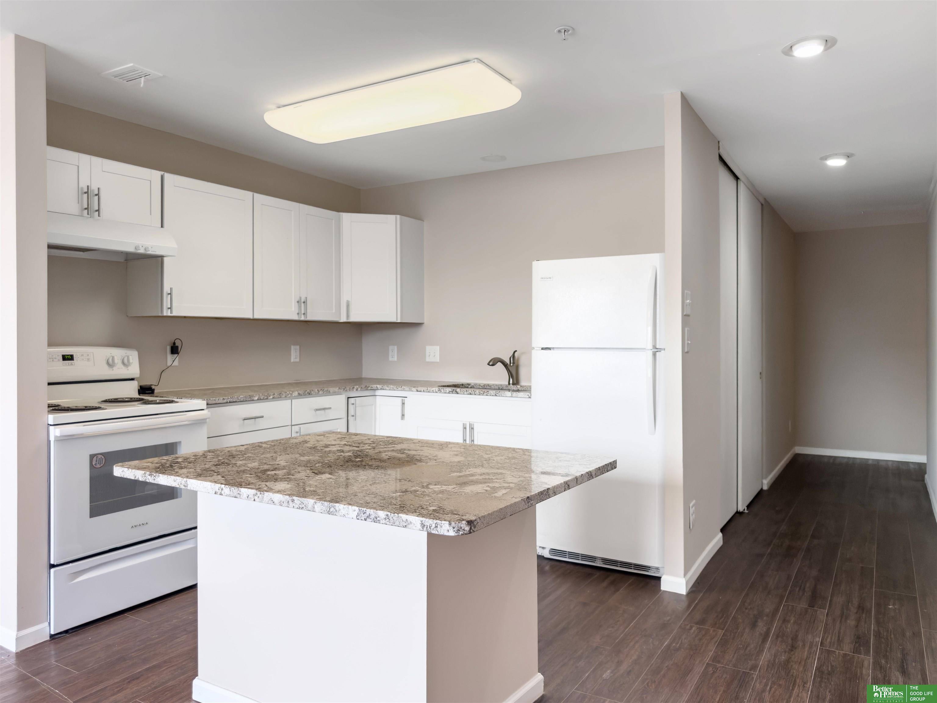3000 Farnam Street Unit: S4H