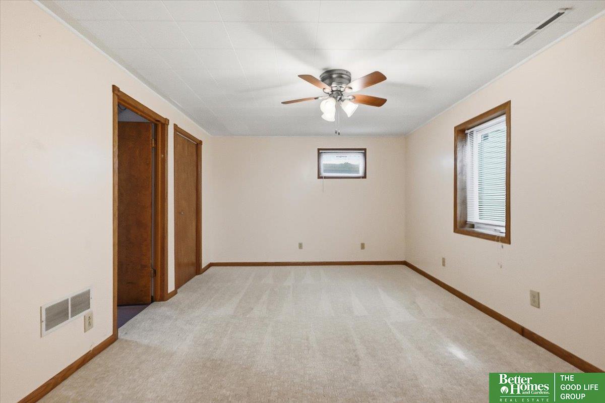 5207 N 85 Street