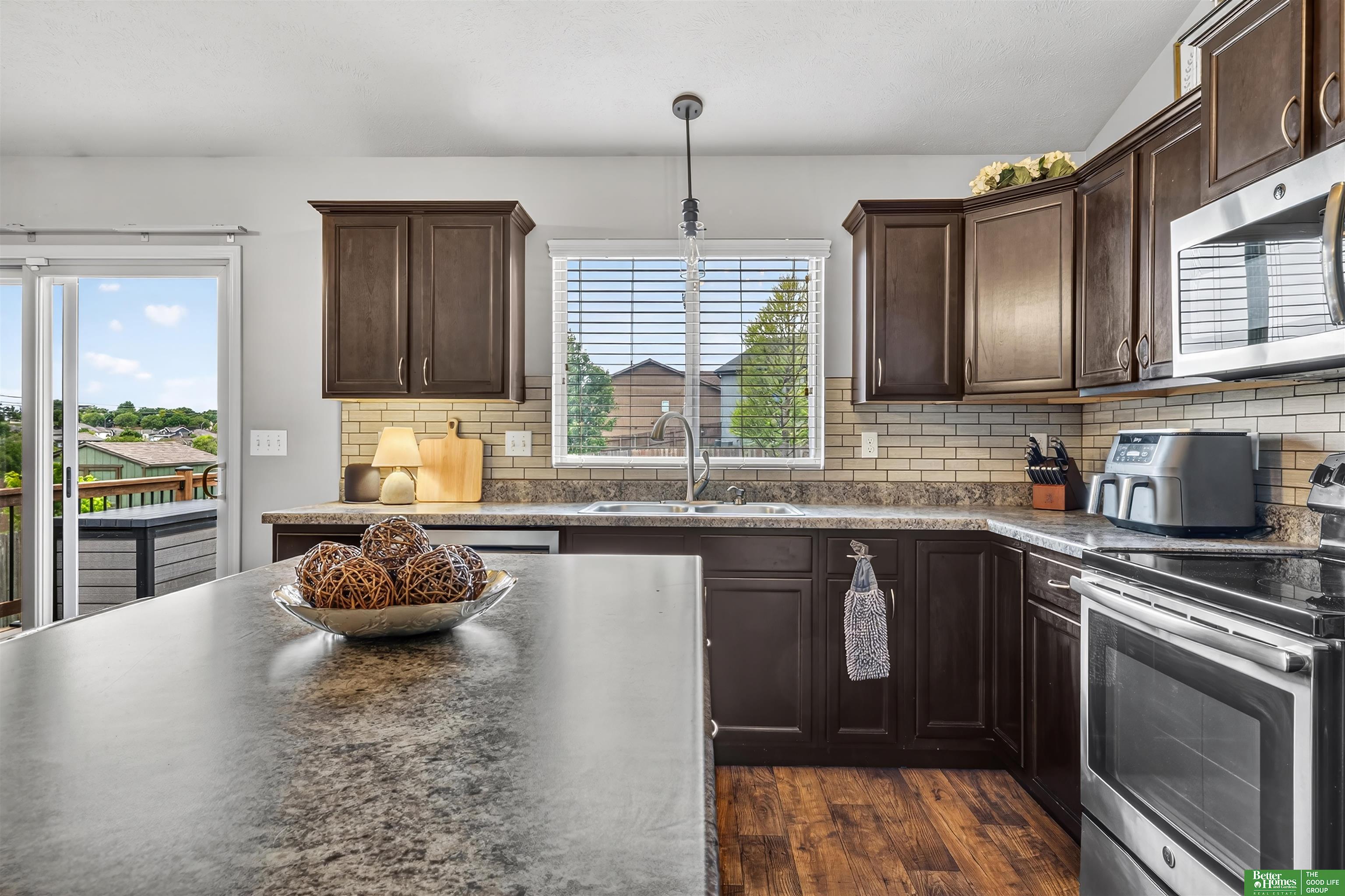 8906 S 68th Street