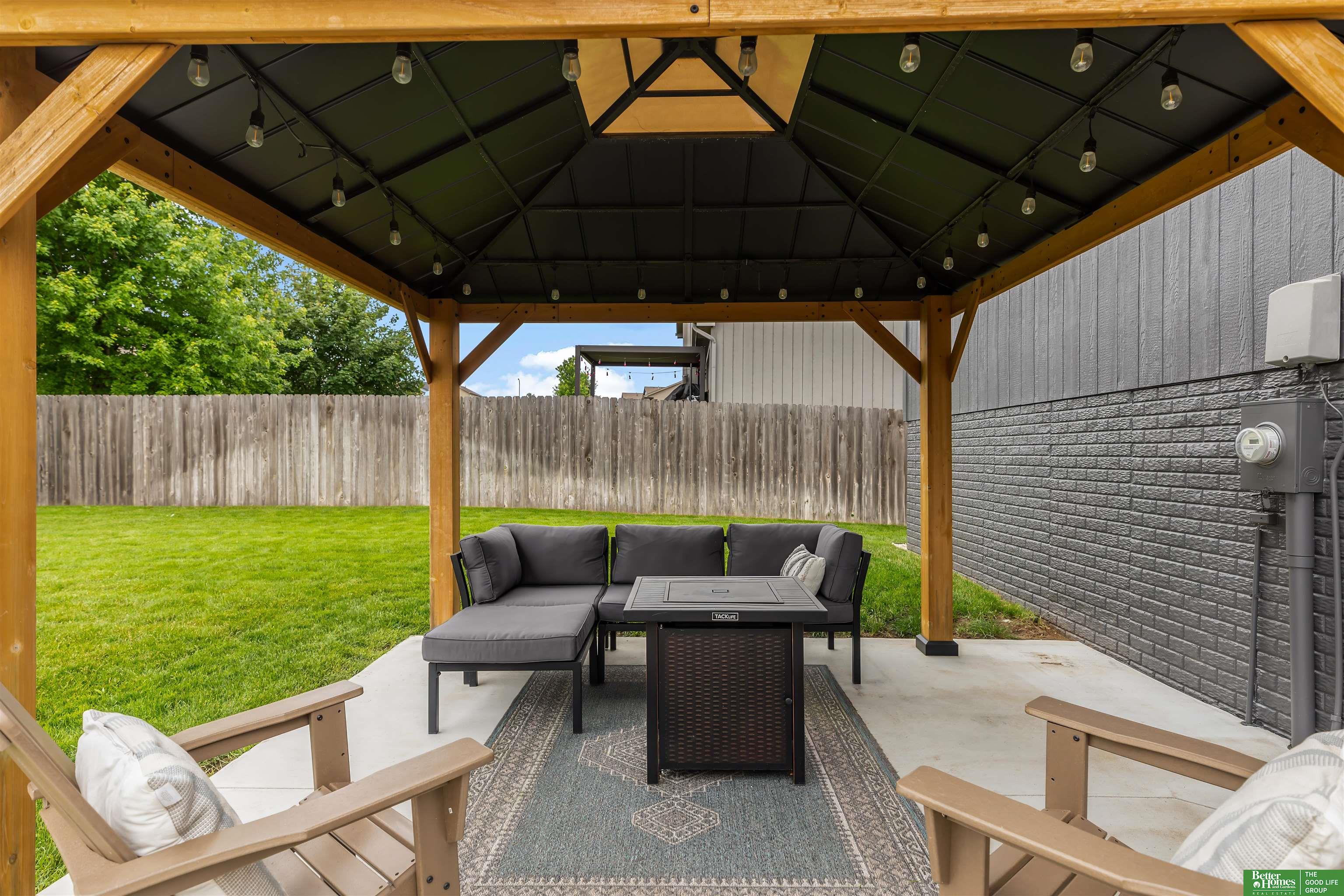 8906 S 68th Street