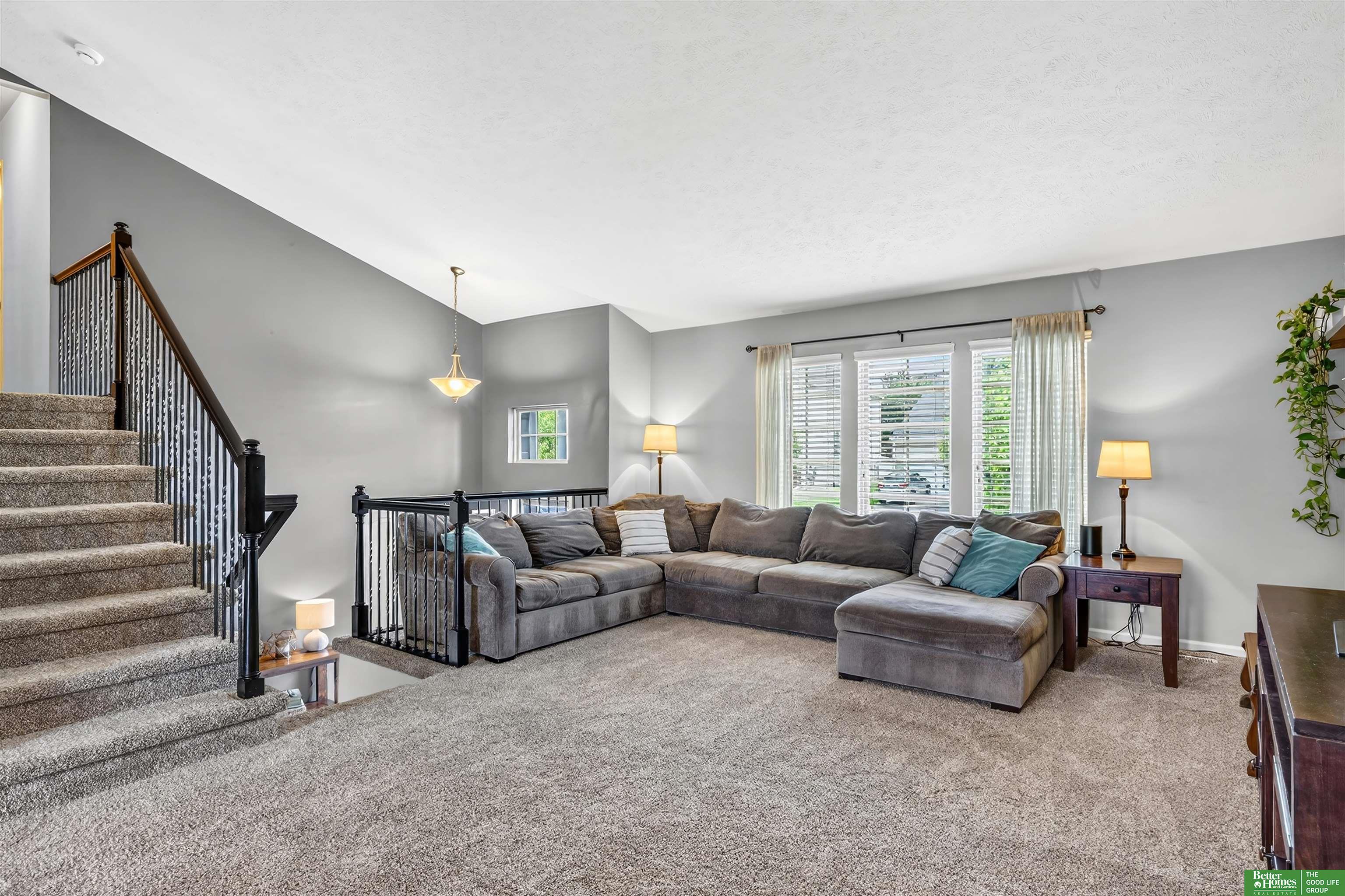 8906 S 68th Street