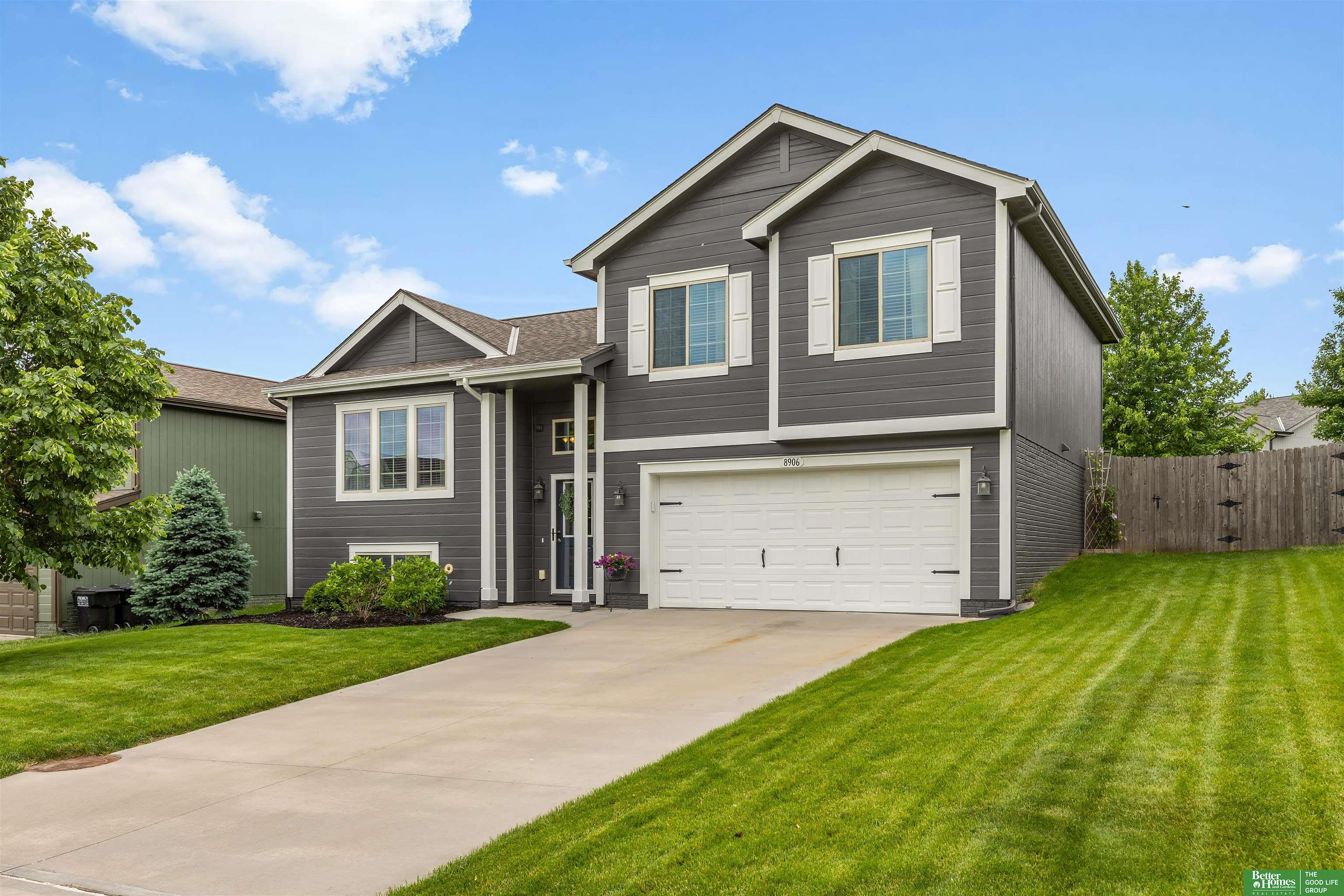 8906 S 68th Street