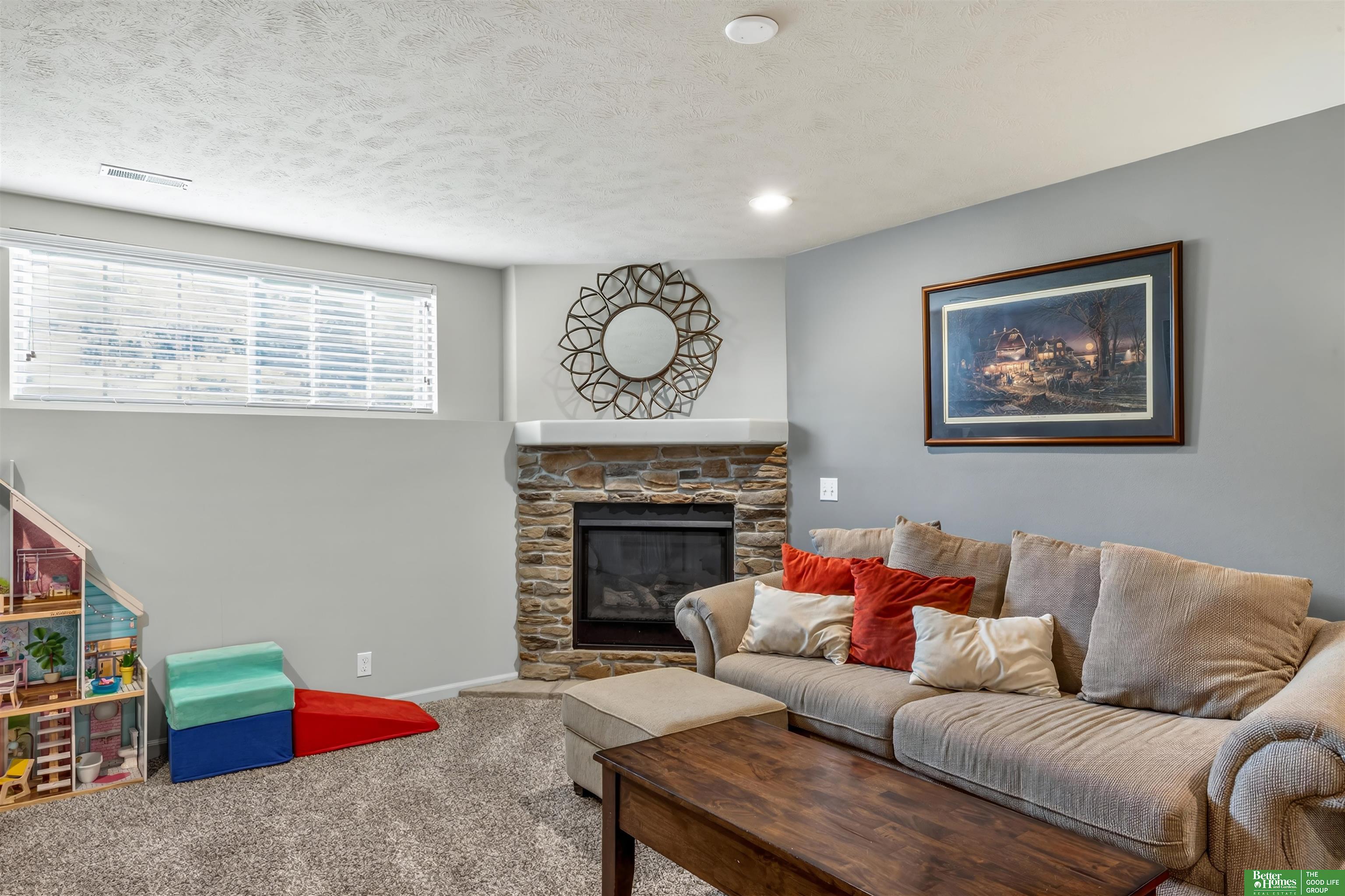 8906 S 68th Street