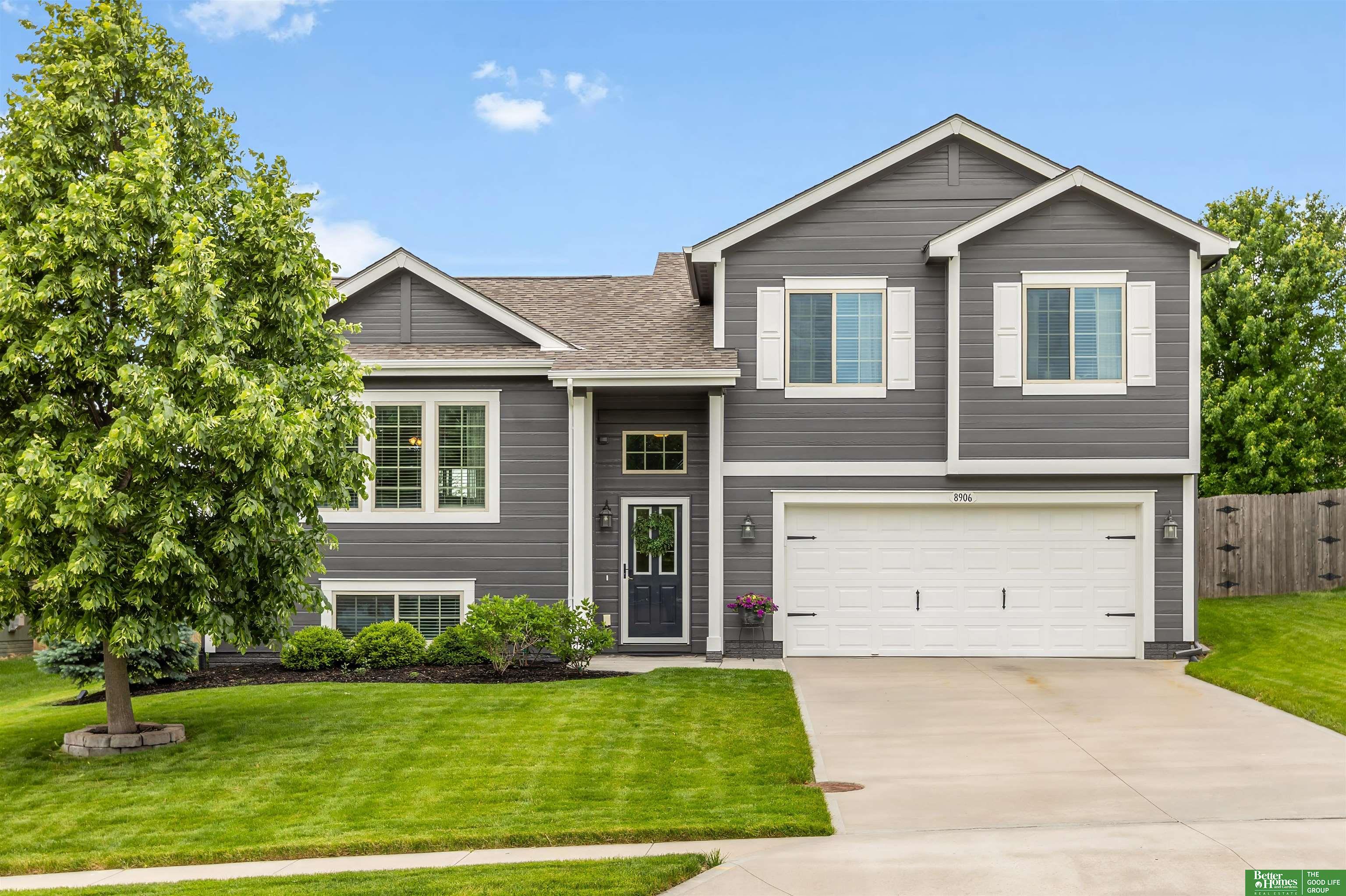 8906 S 68th Street