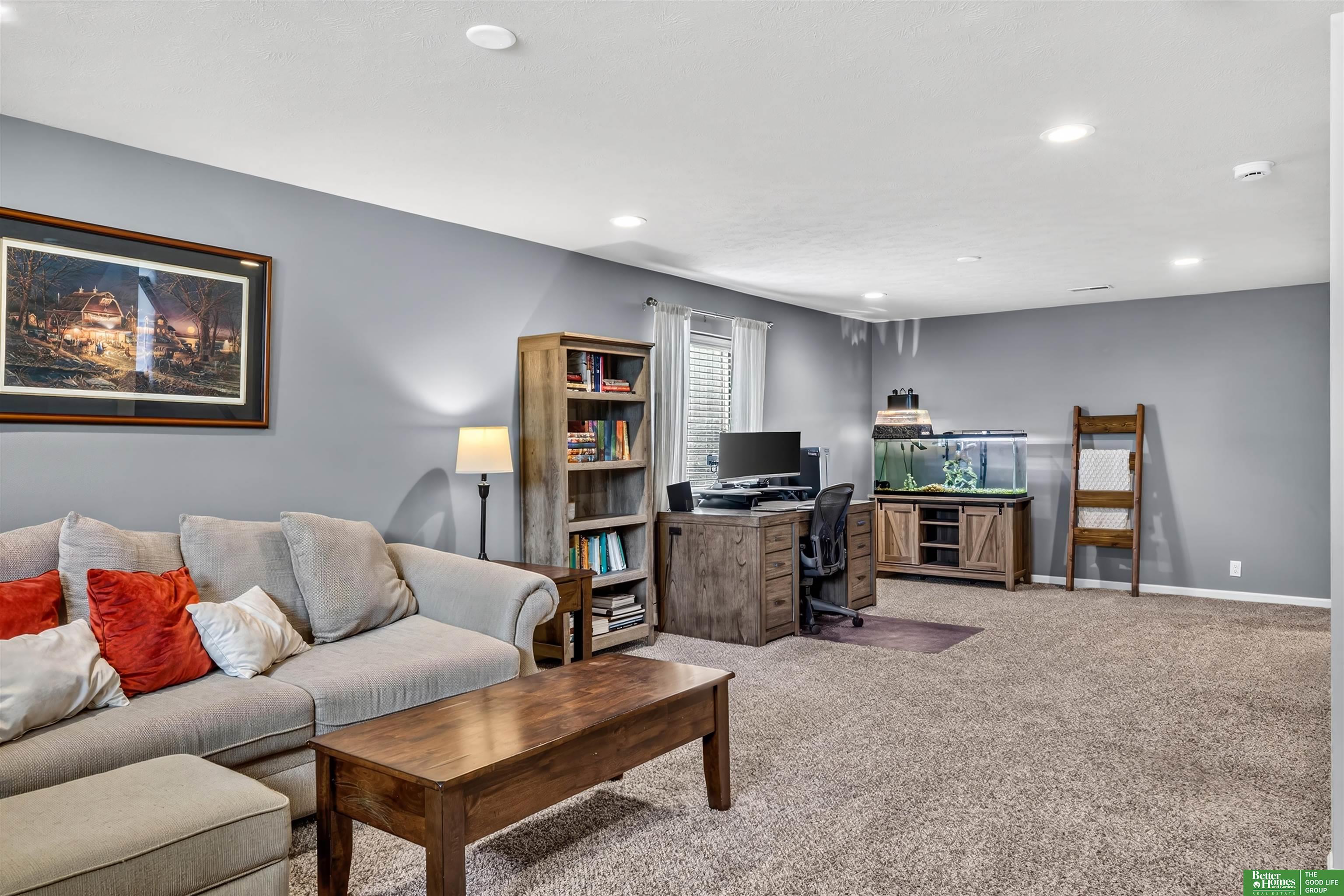 8906 S 68th Street