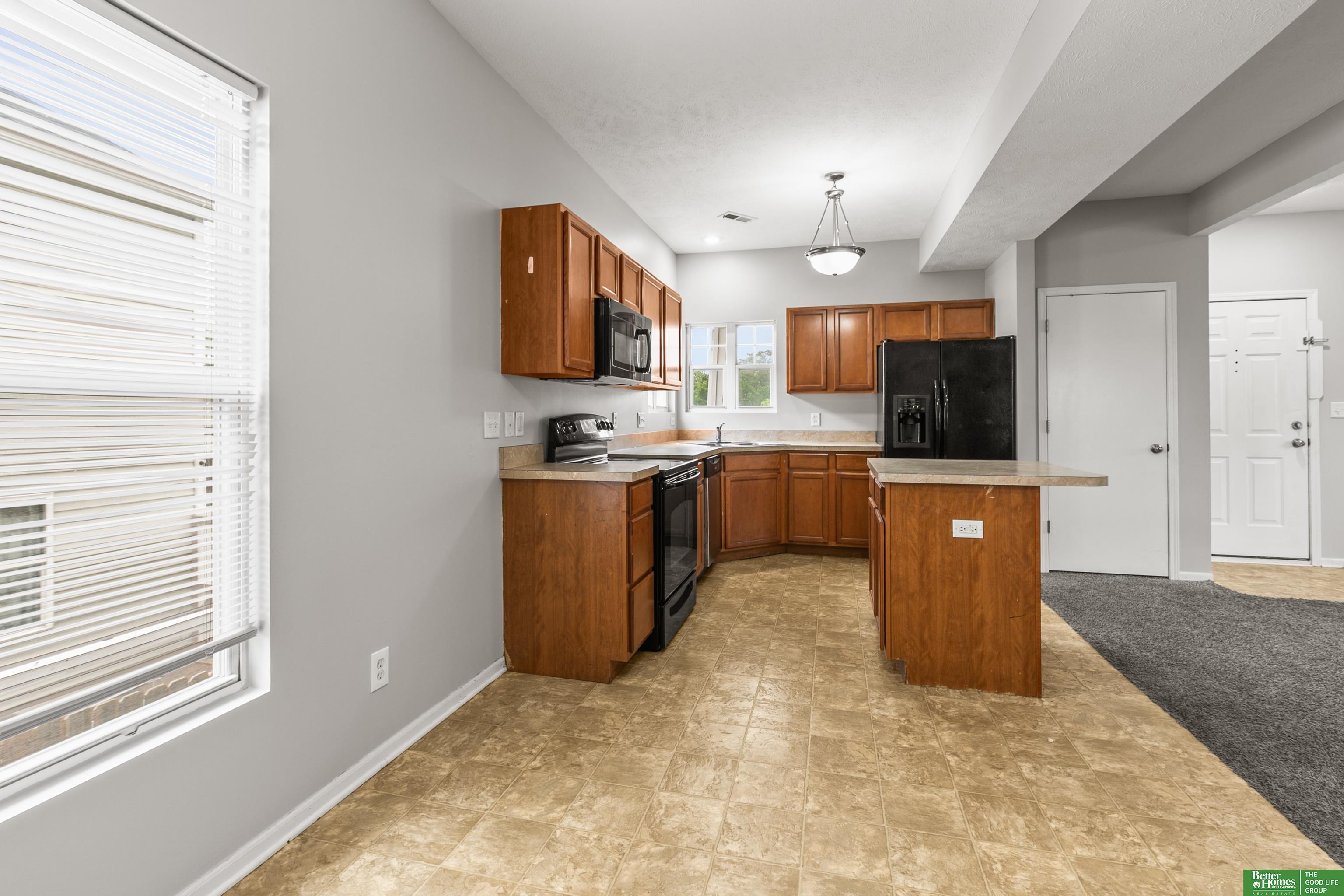 951 N 28th Avenue