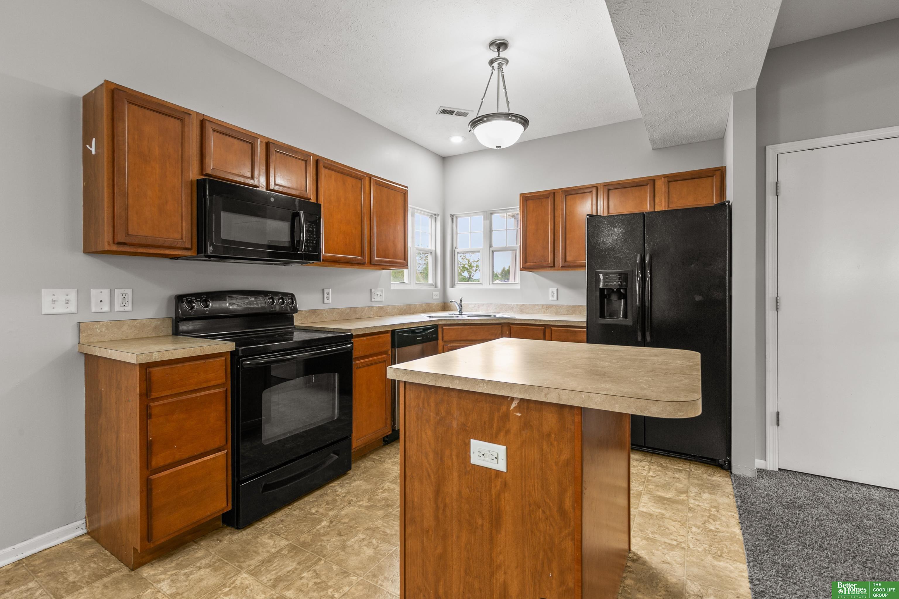 951 N 28th Avenue
