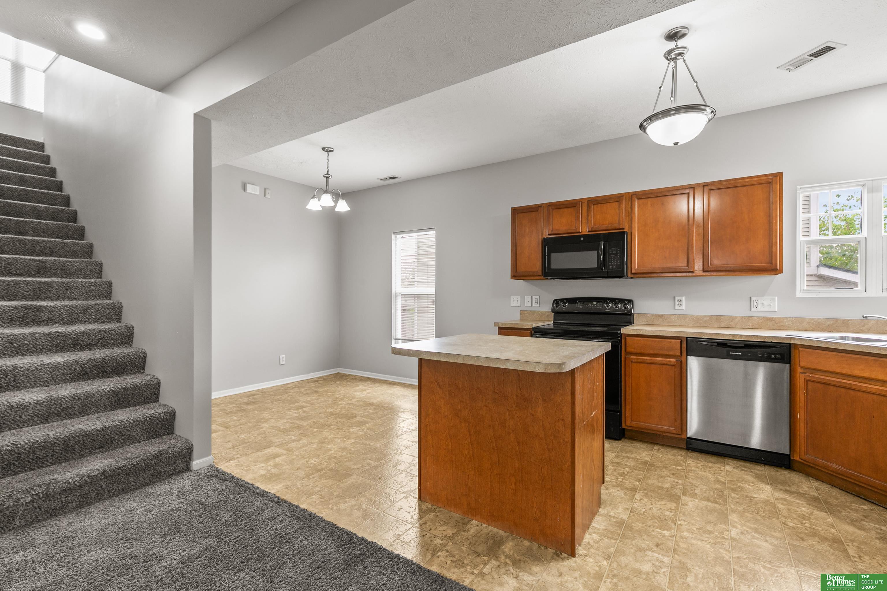 951 N 28th Avenue