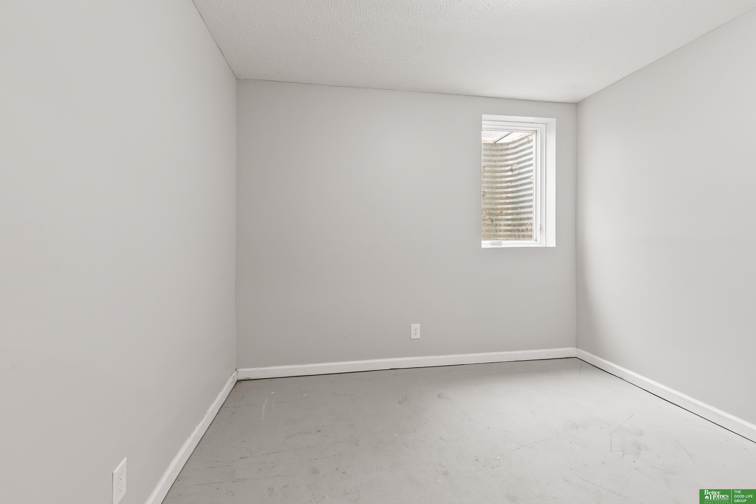 951 N 28th Avenue