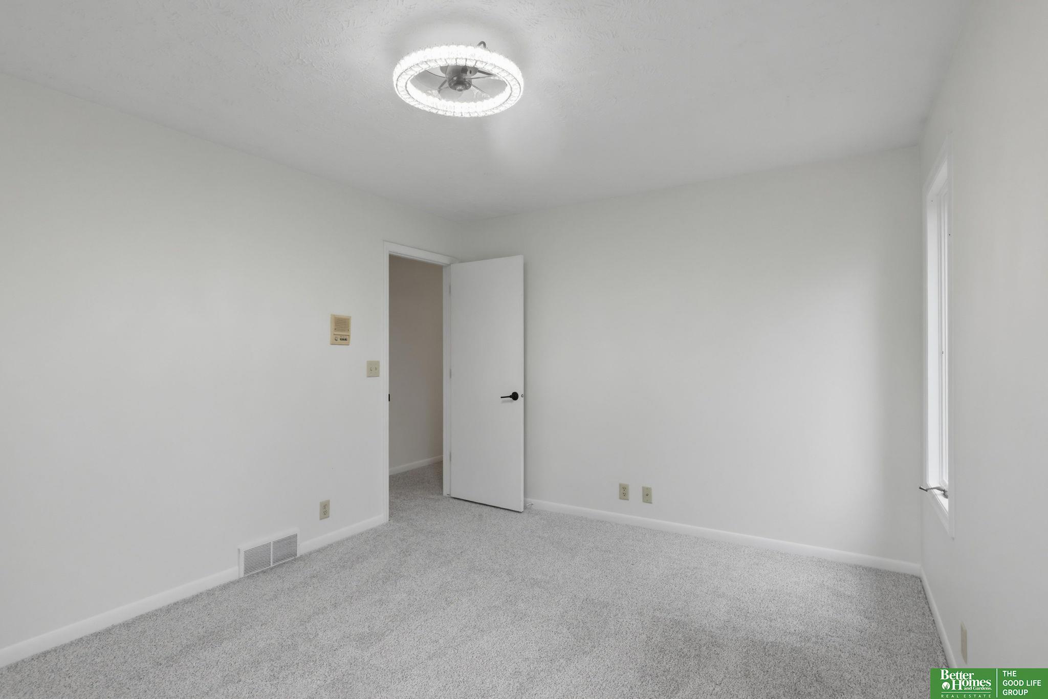6420 S 106 Circle