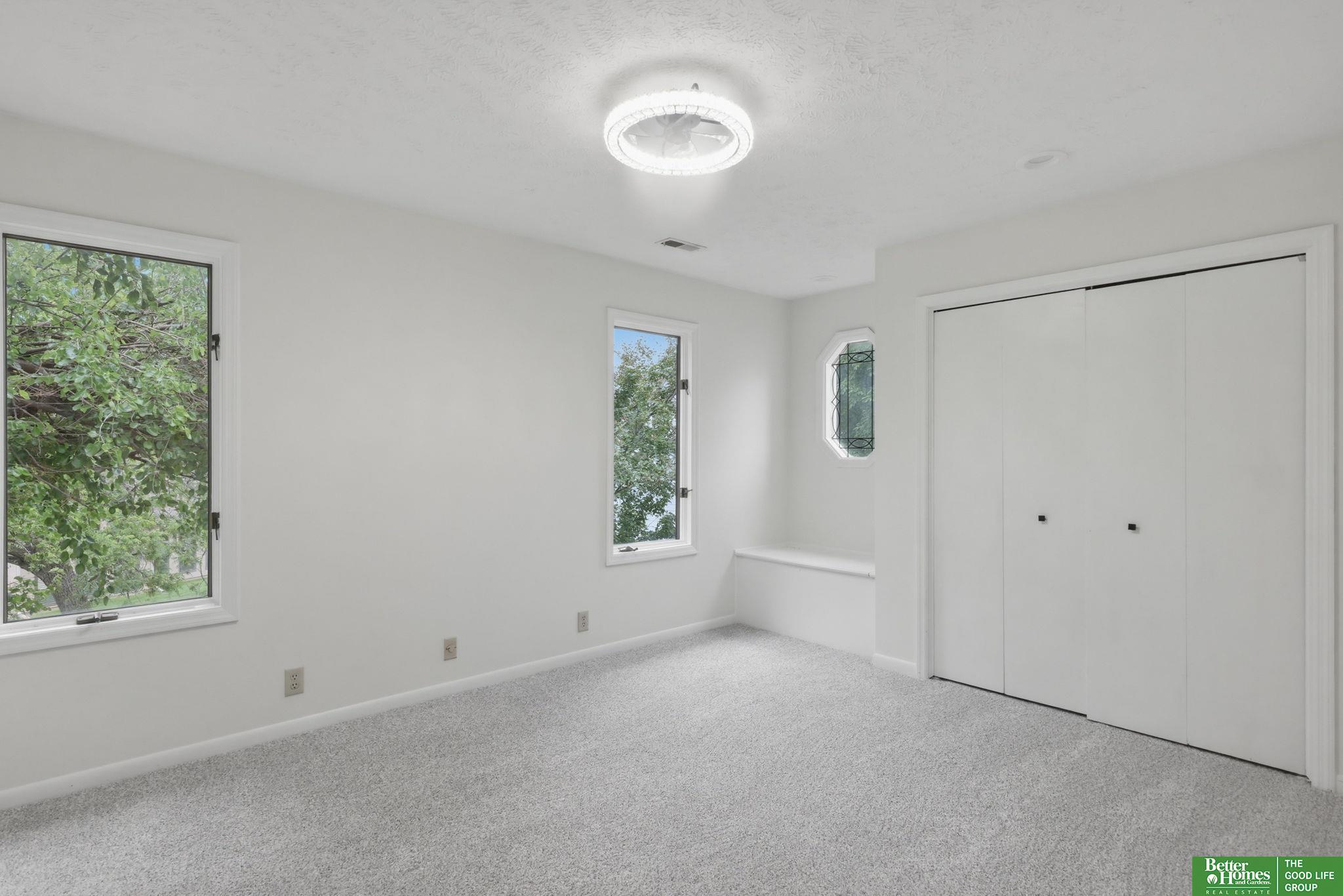 6420 S 106 Circle