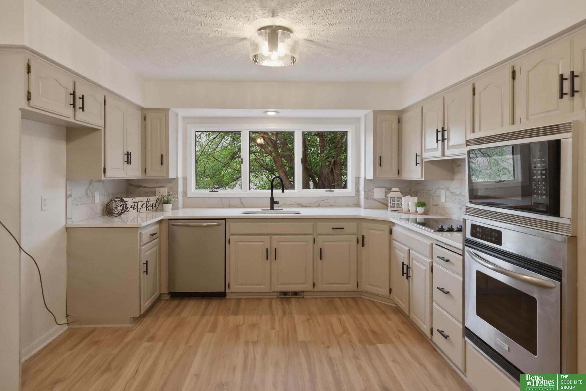 6420 S 106 Circle