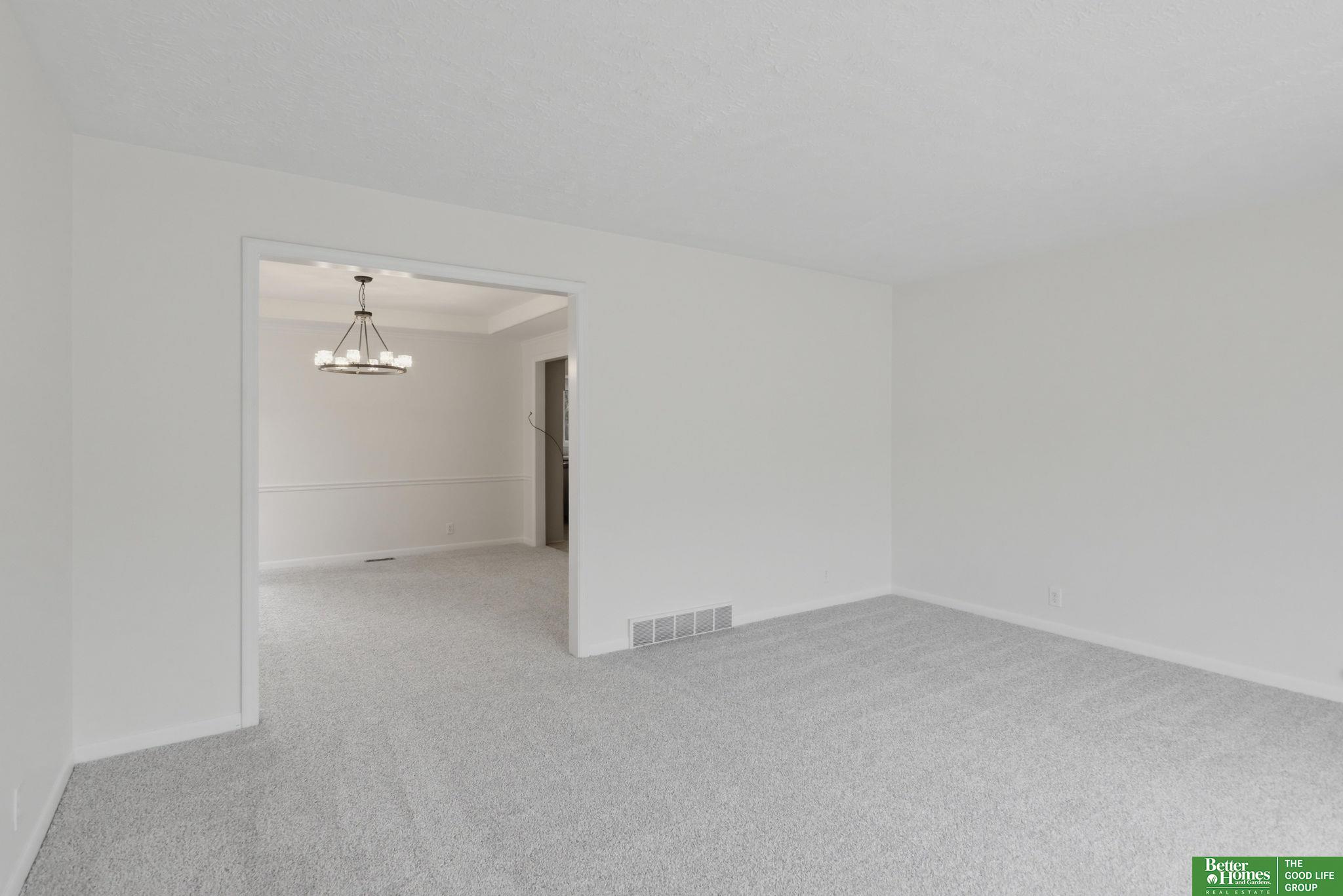 6420 S 106 Circle