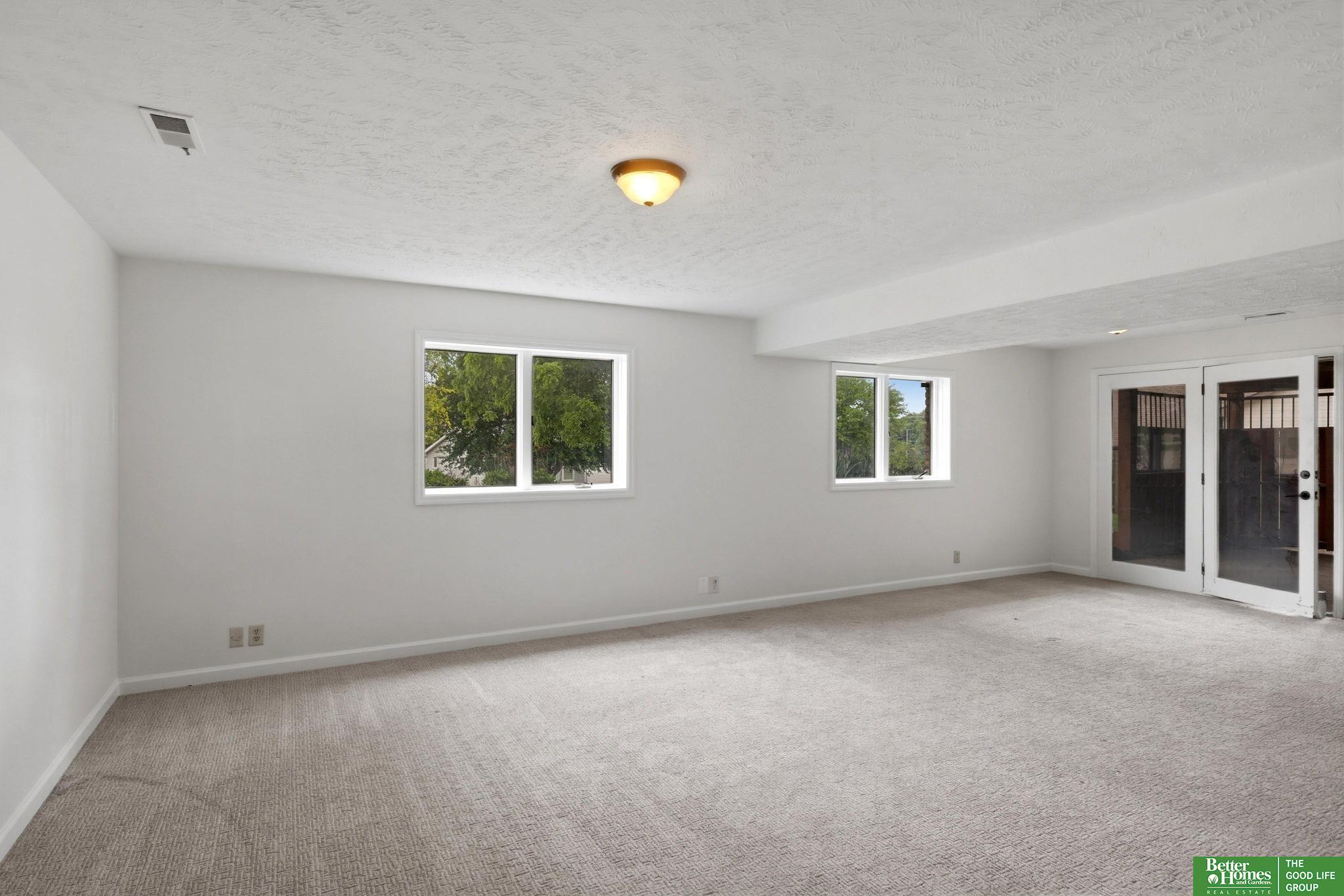 6420 S 106 Circle
