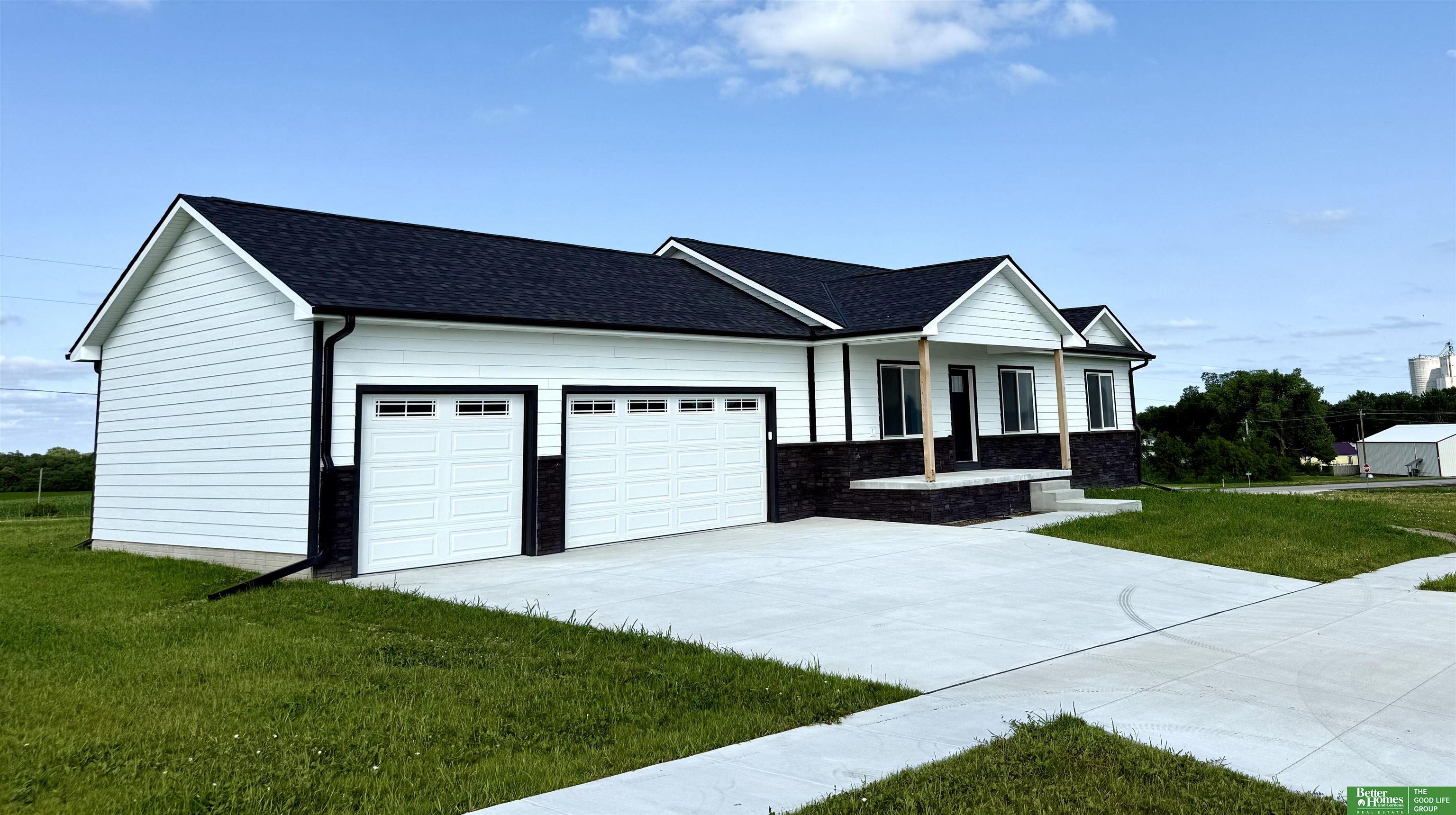 300 Jo Lane, McCool Junction