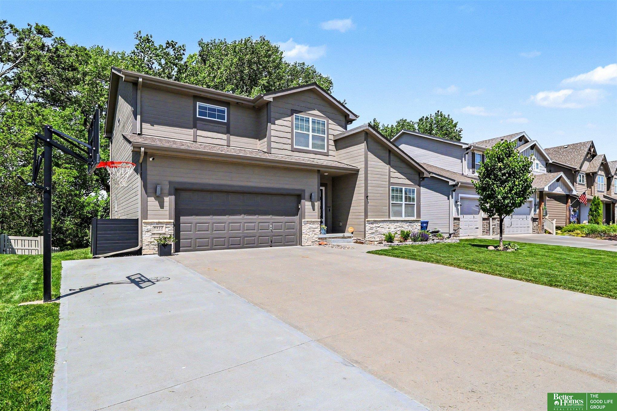 8412 S 169th Street