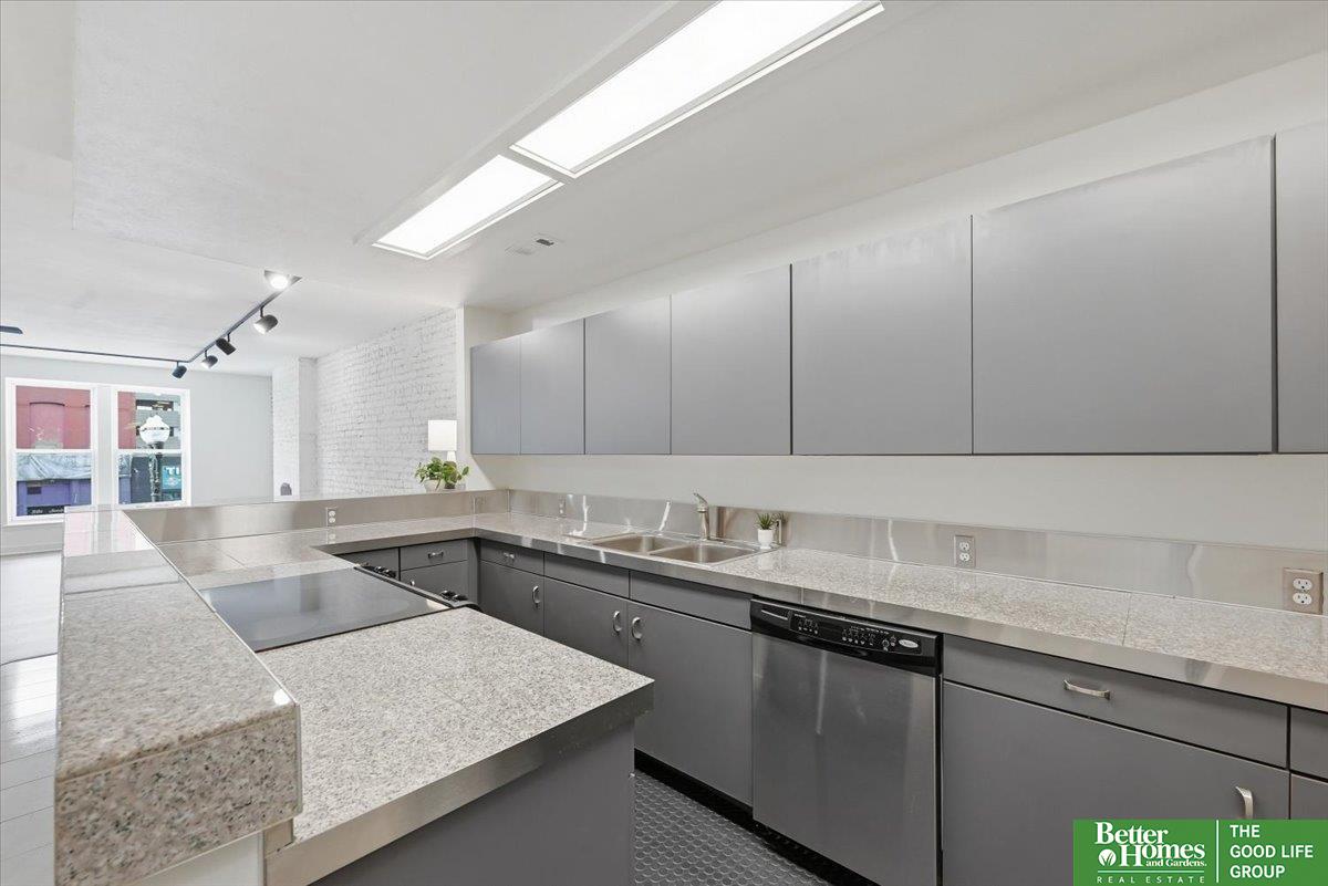 1208 Howard Street # 2