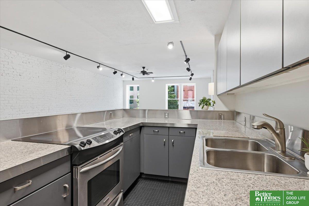 1208 Howard Street # 2