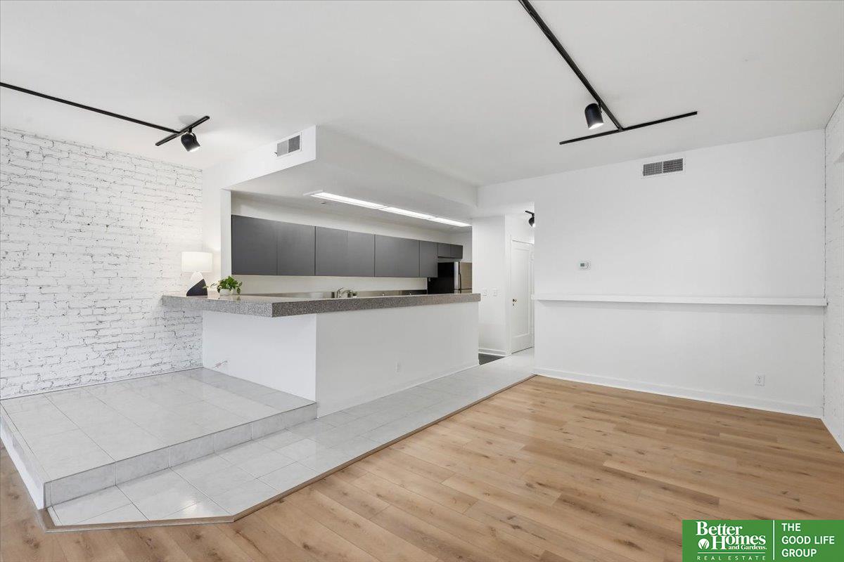 1208 Howard Street # 2
