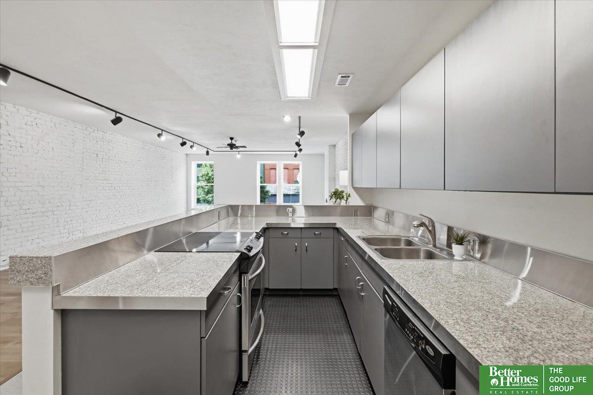 1208 Howard Street # 2