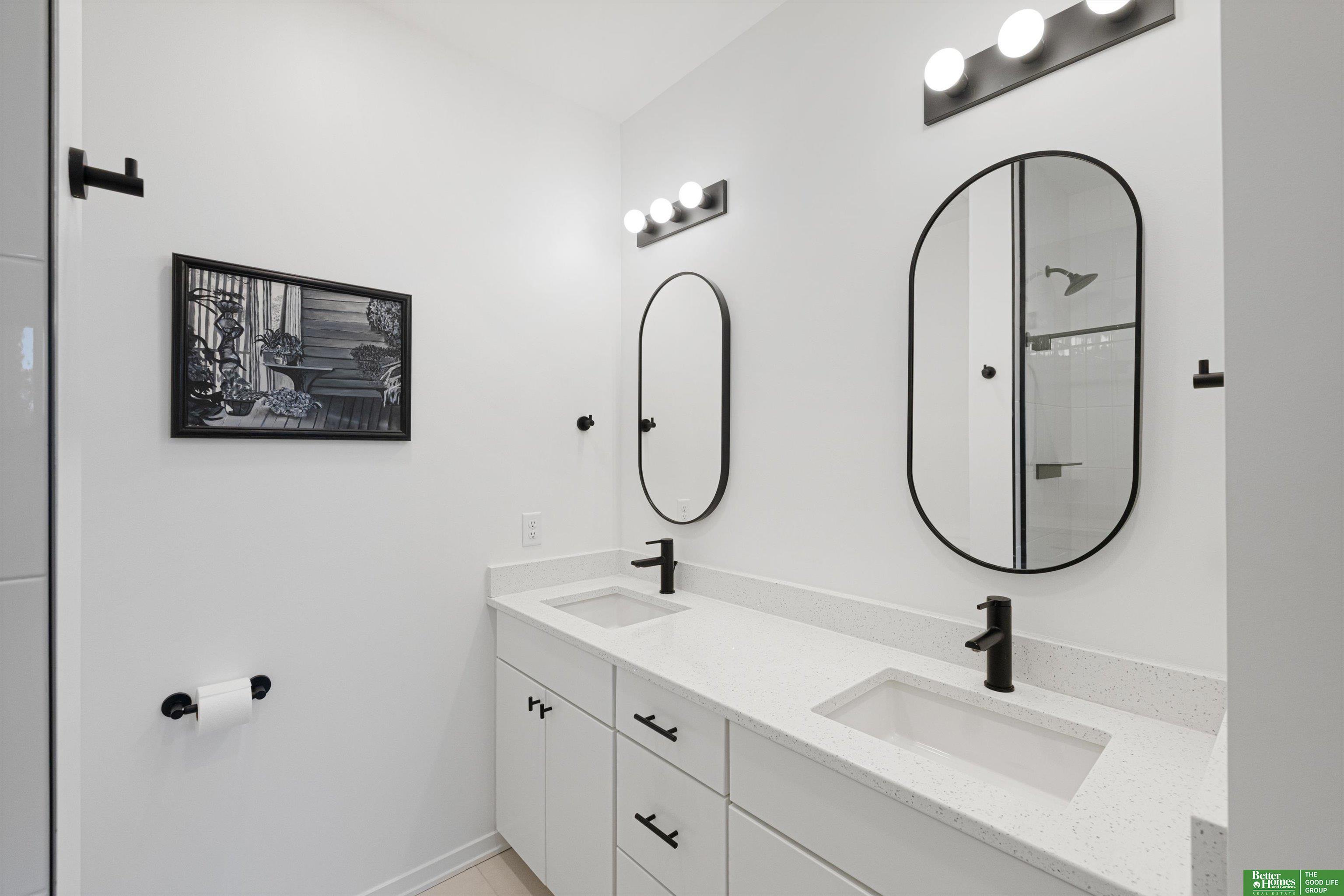 5314 Elmwood Plaza