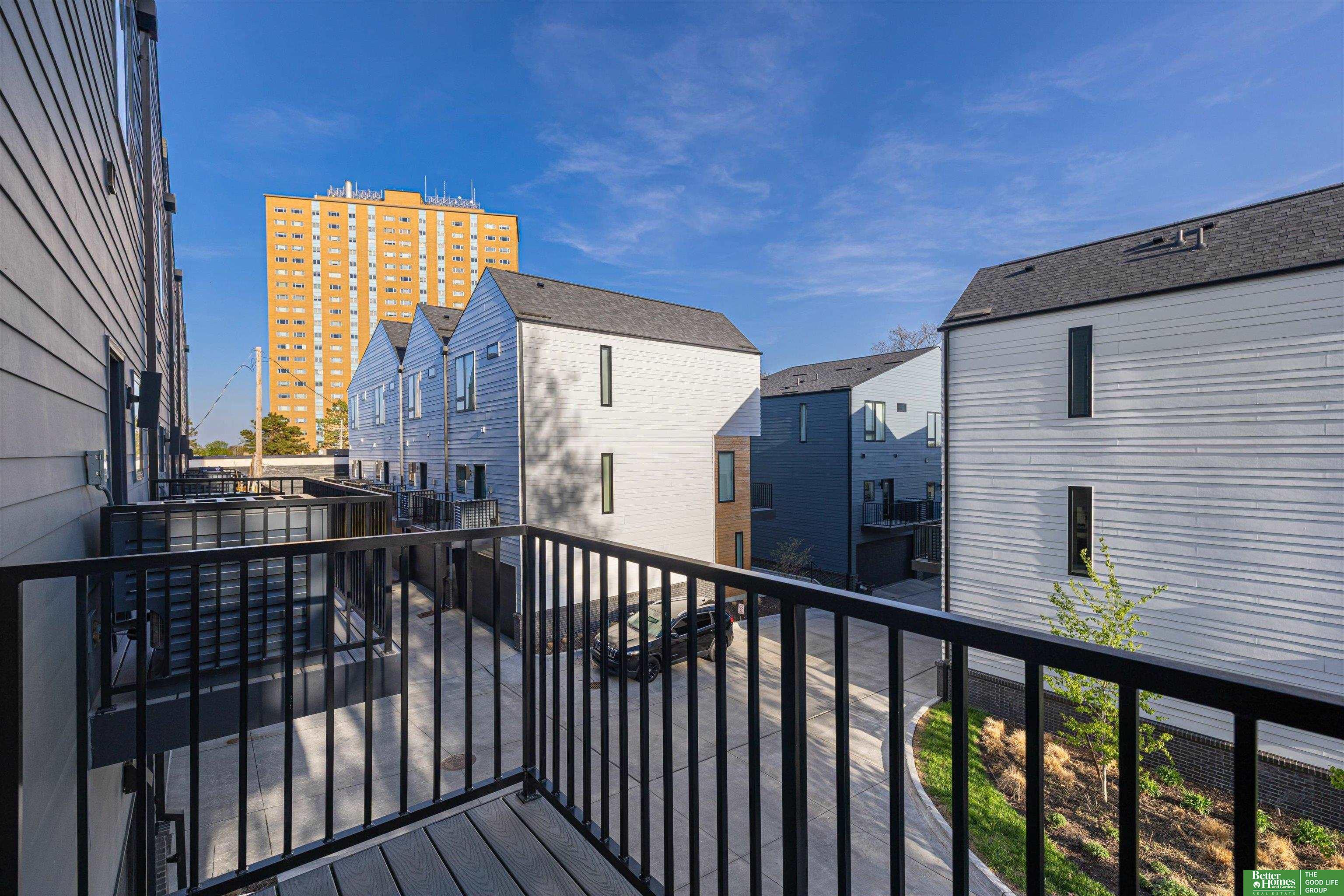5314 Elmwood Plaza
