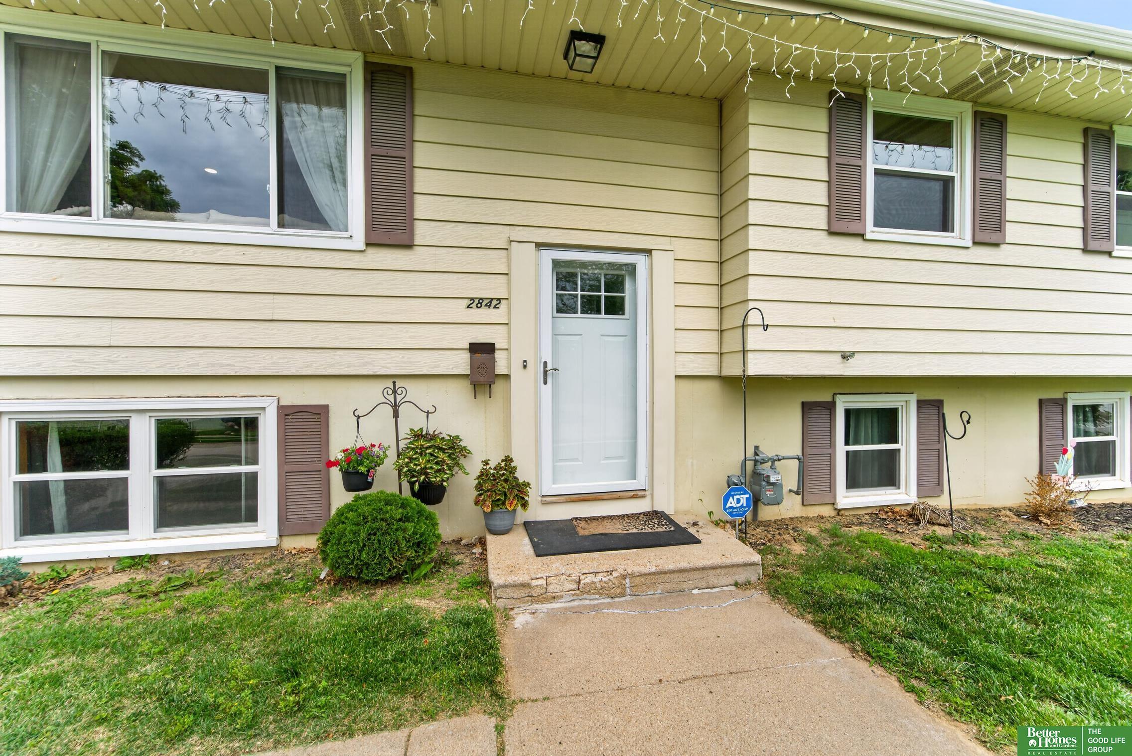 2842 S 117th Street