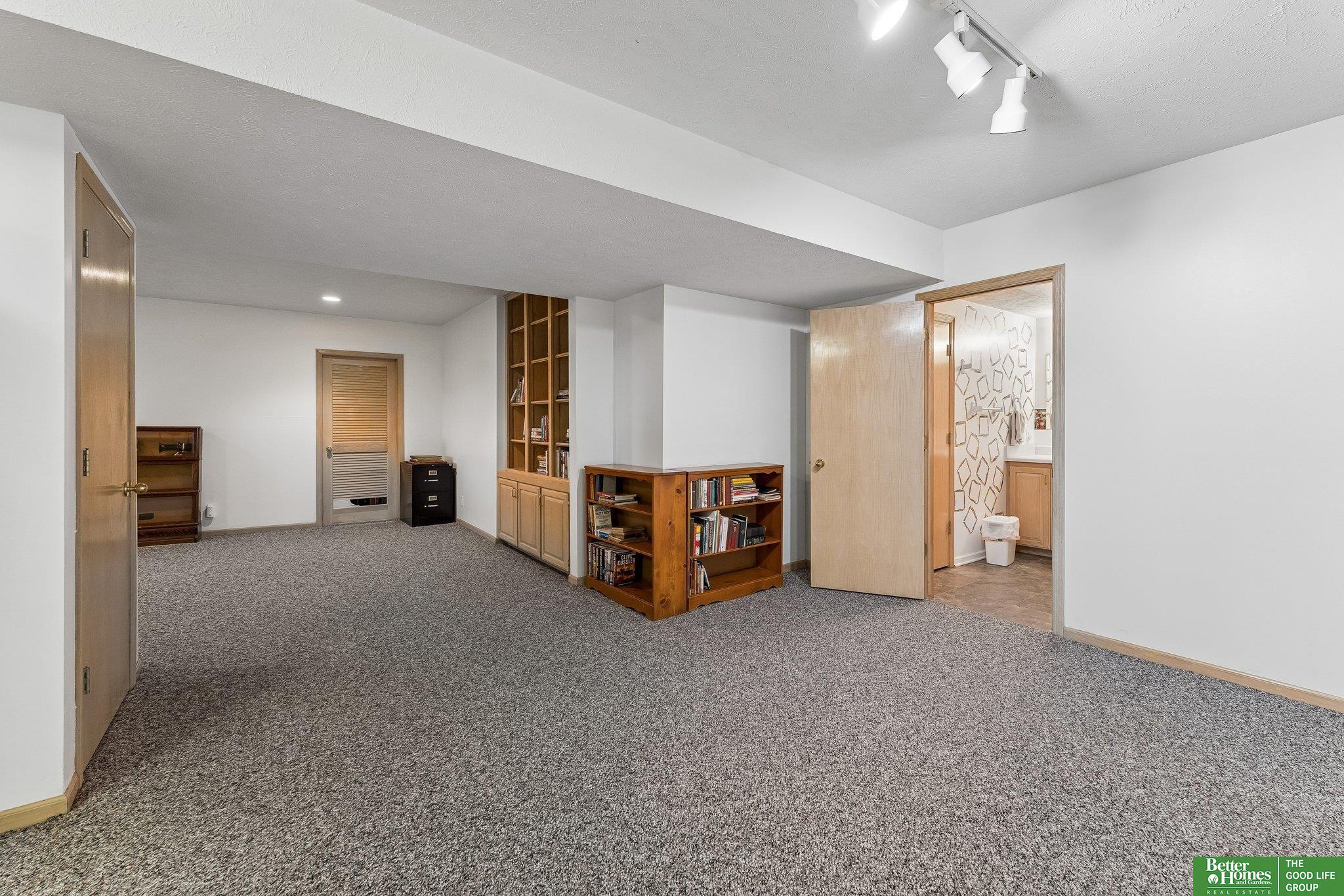 10012 S 172nd Circle