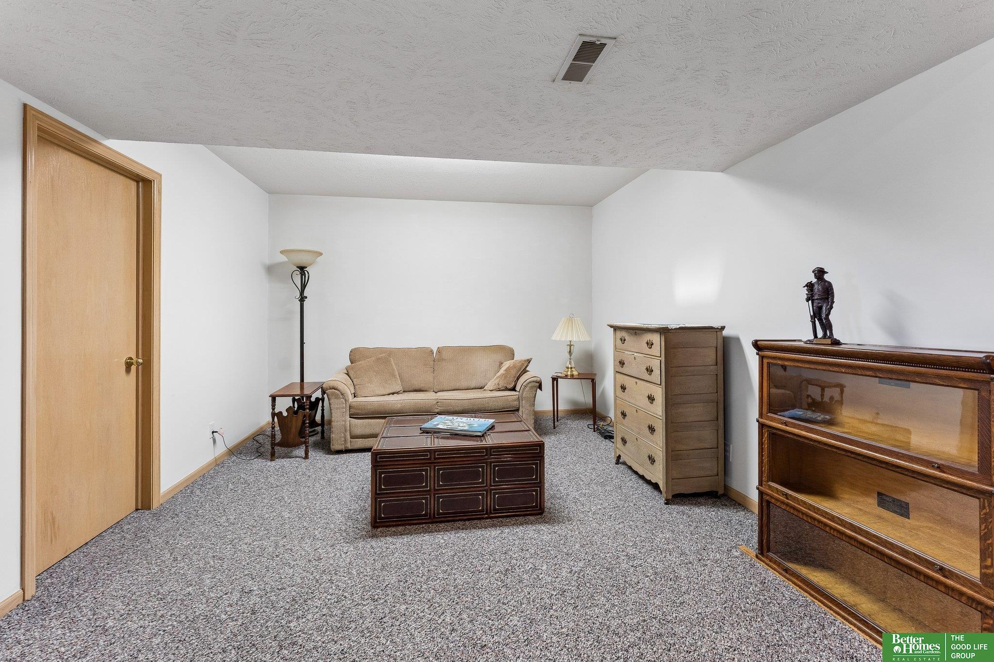 10012 S 172nd Circle