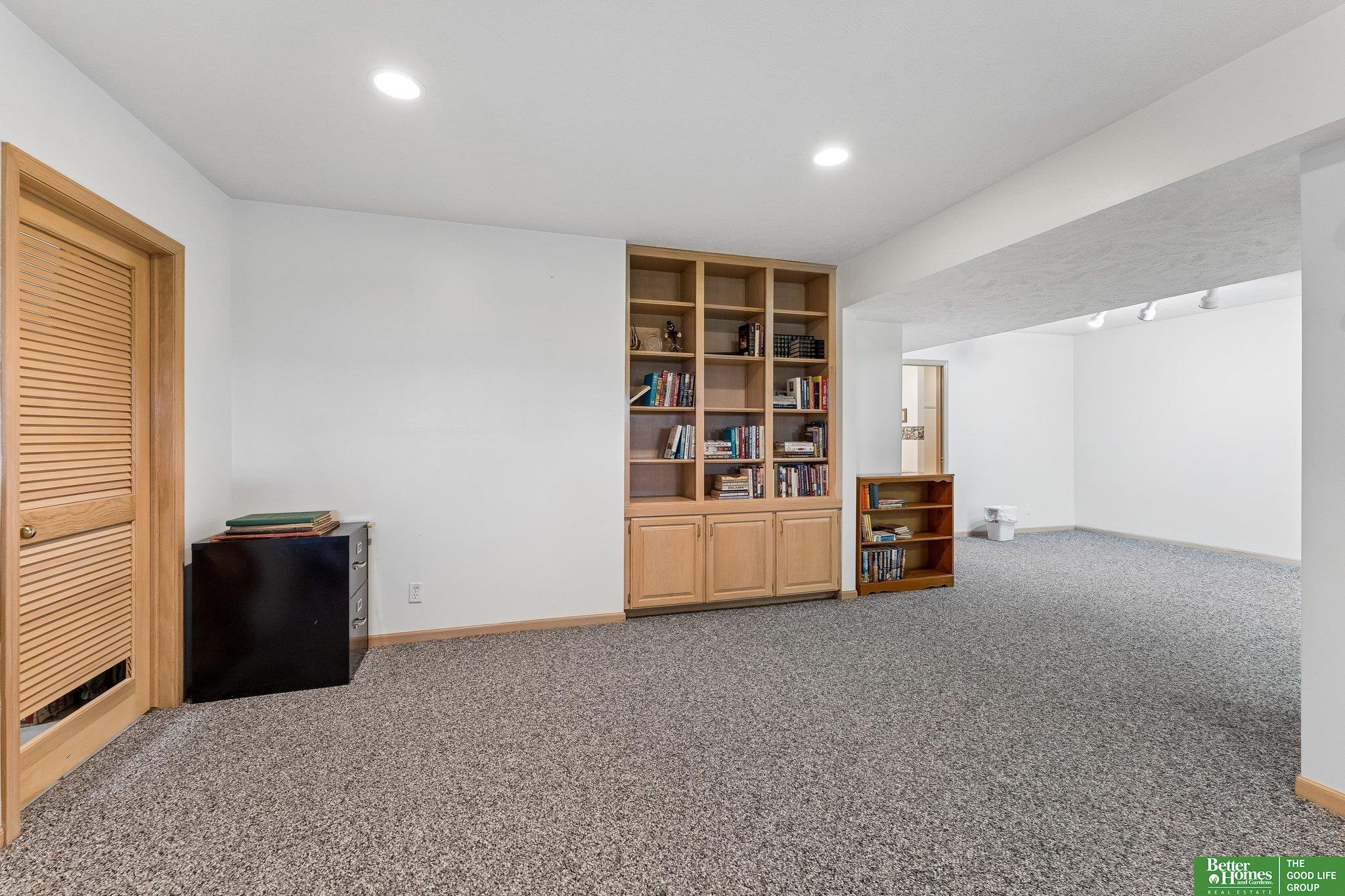 10012 S 172nd Circle