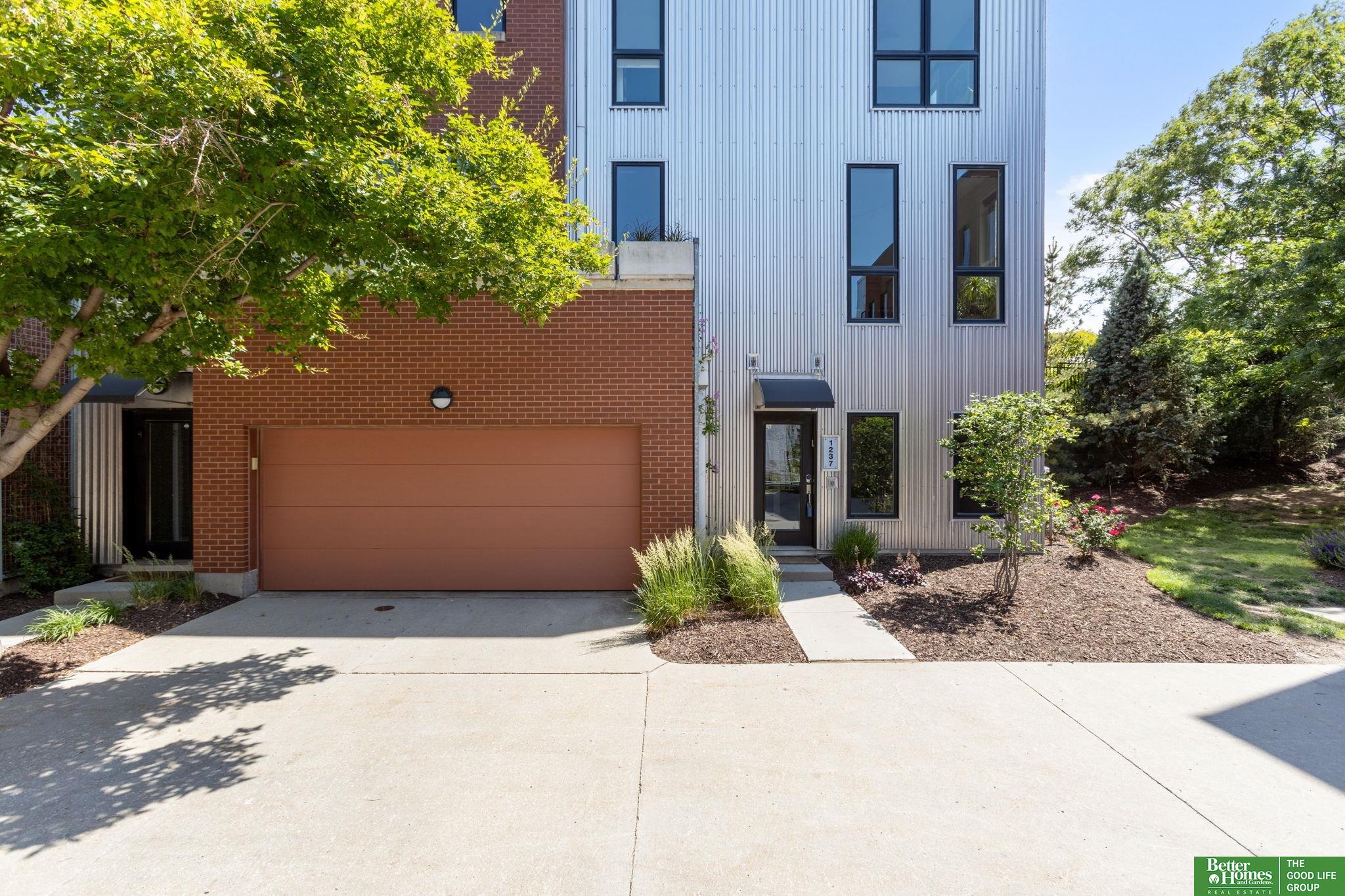 1237 Marcy Plaza