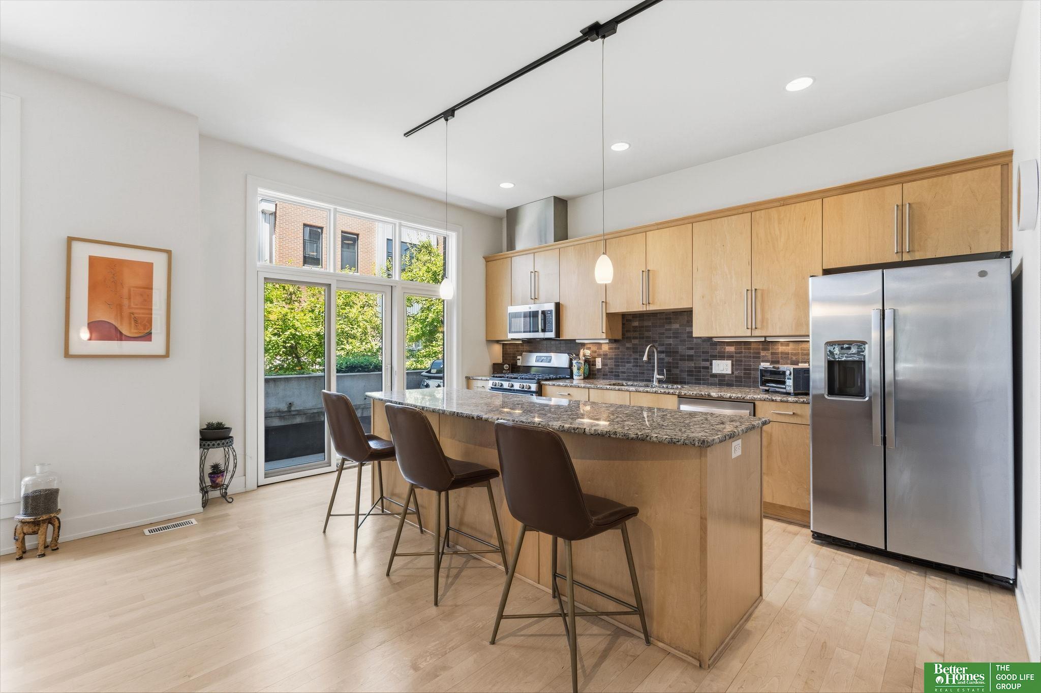 1237 Marcy Plaza