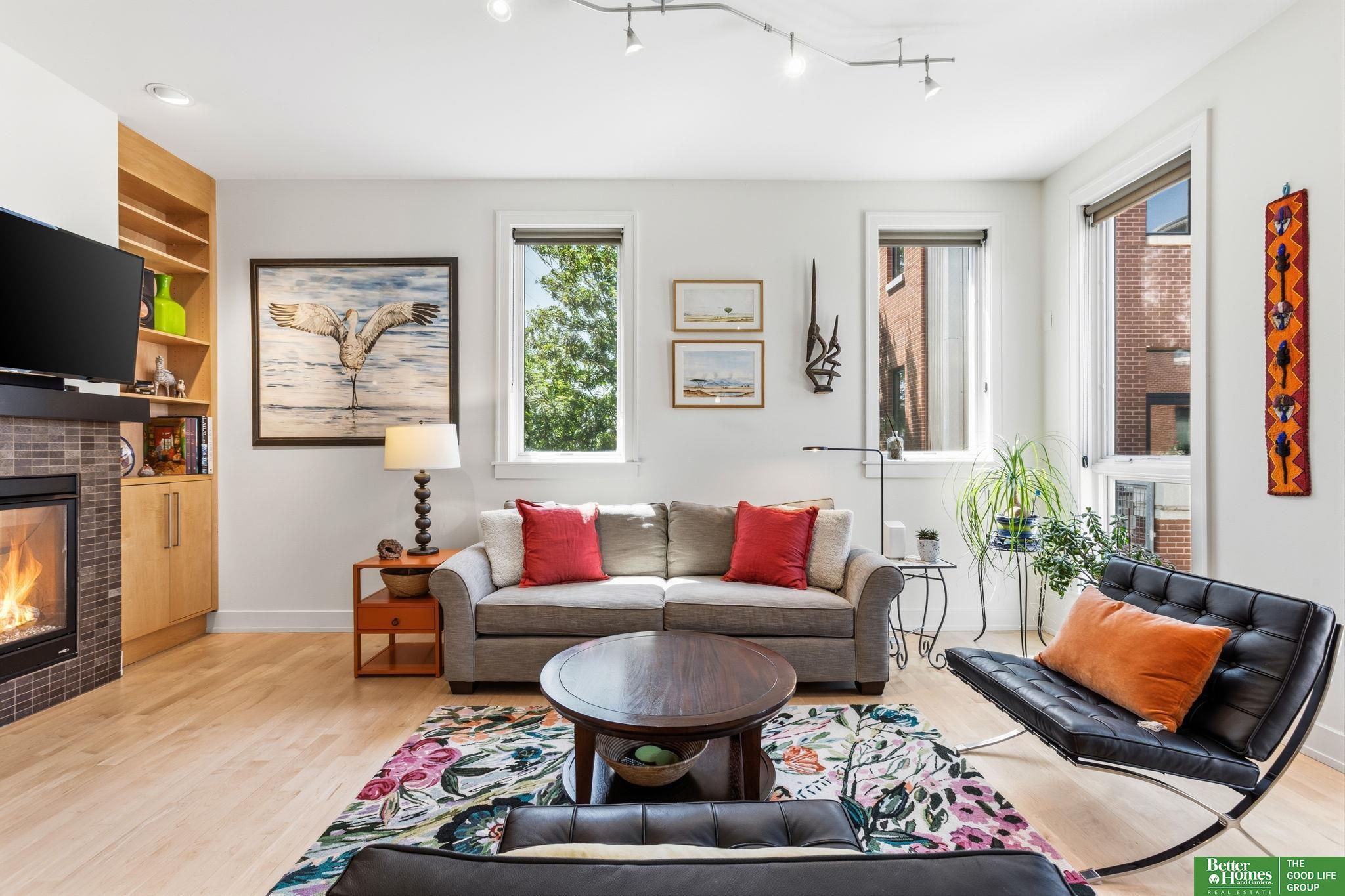 1237 Marcy Plaza
