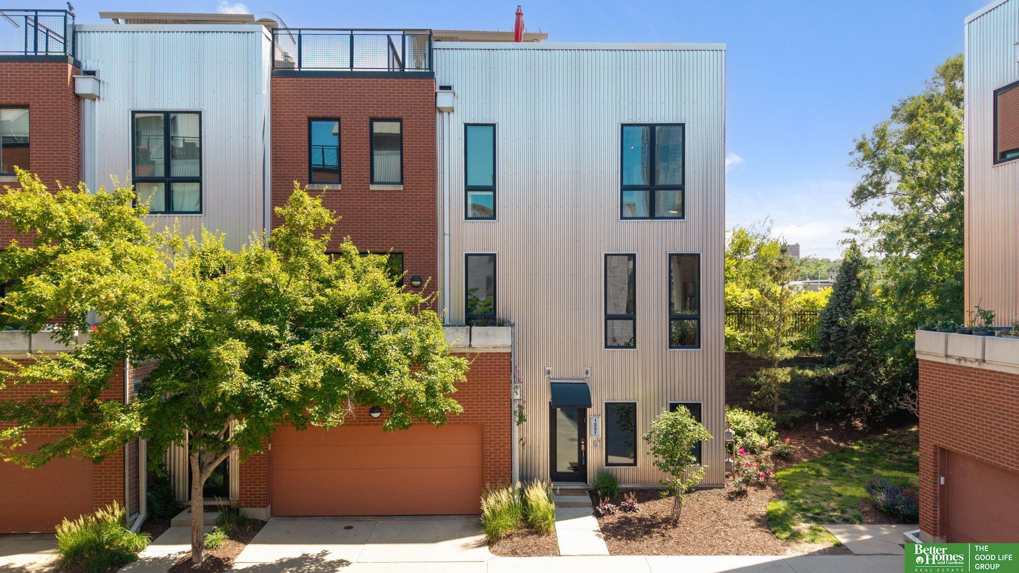 1237 Marcy Plaza