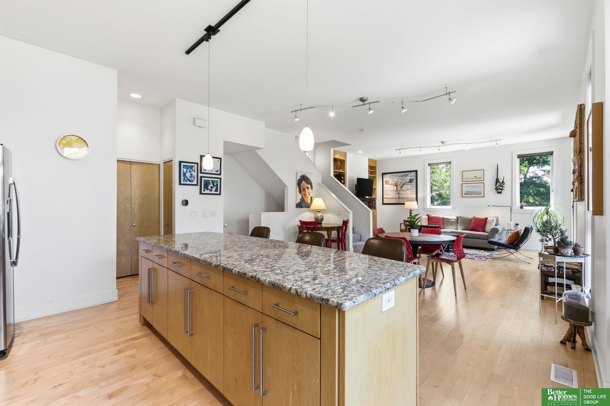 1237 Marcy Plaza