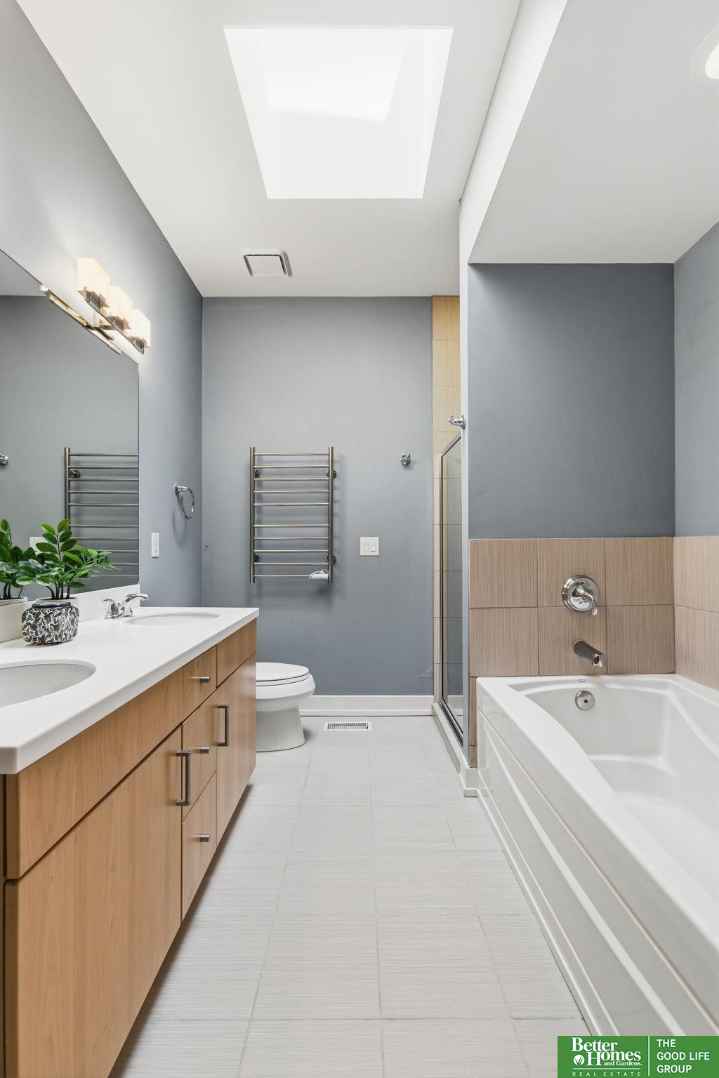 1237 Marcy Plaza