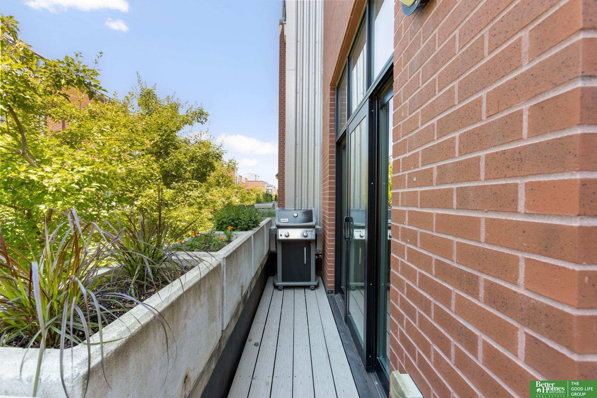 1237 Marcy Plaza