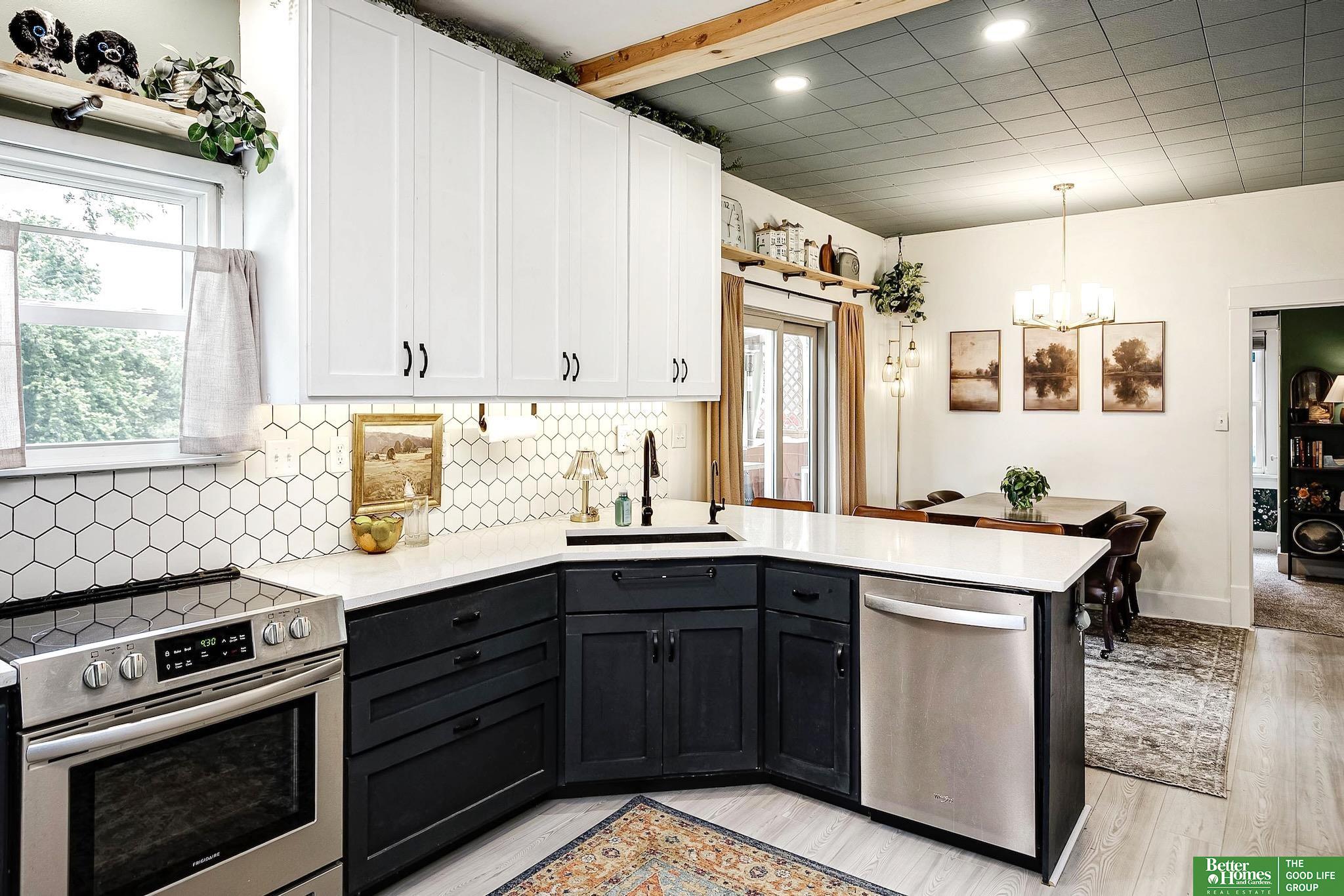 8264 Cedar Island Road
