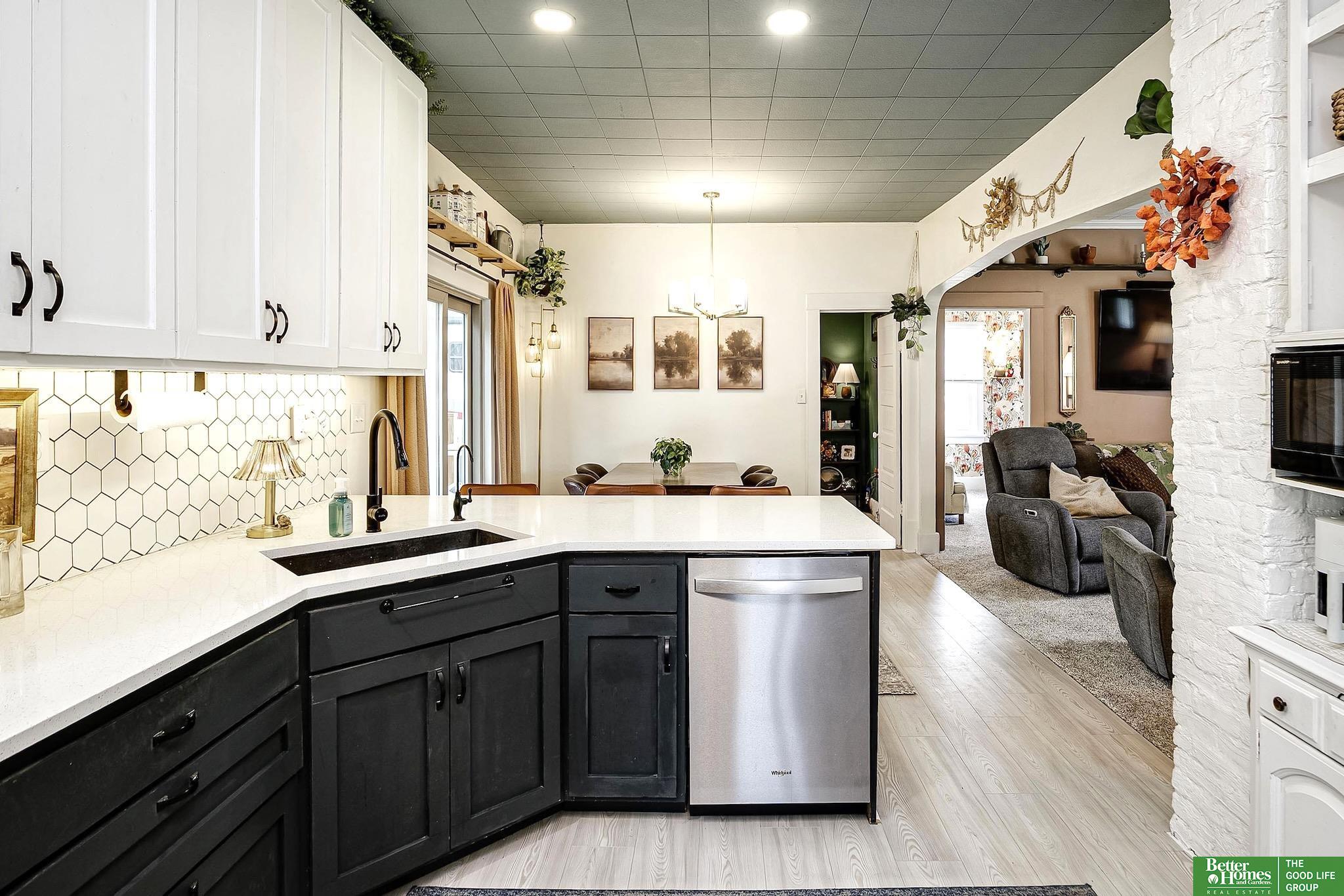 8264 Cedar Island Road