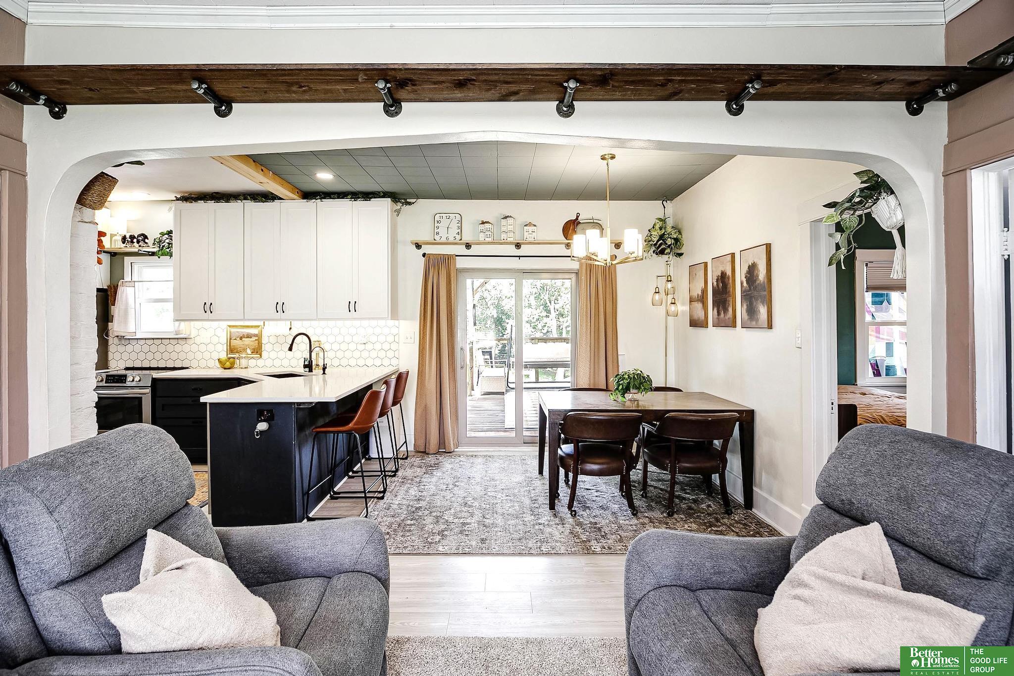8264 Cedar Island Road