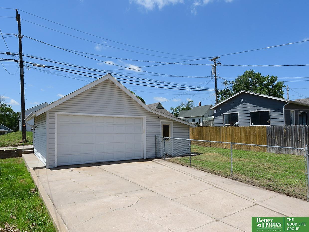 1111 E Street