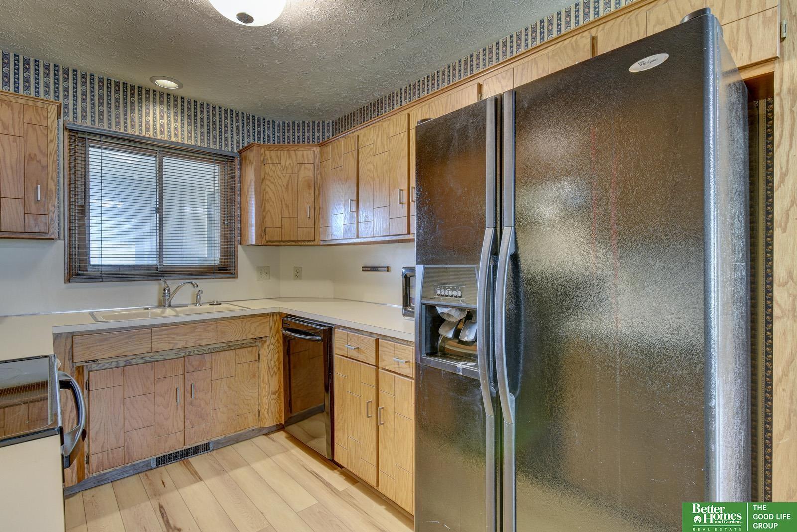 3614 N 104th Avenue