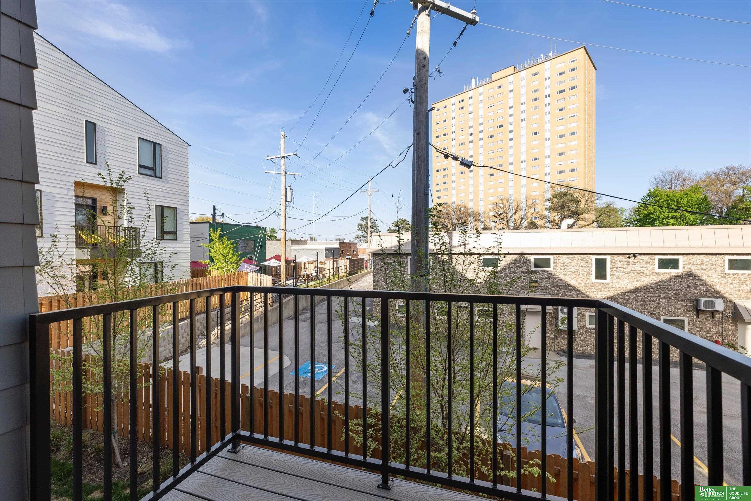 5319 Elmwood Plaza