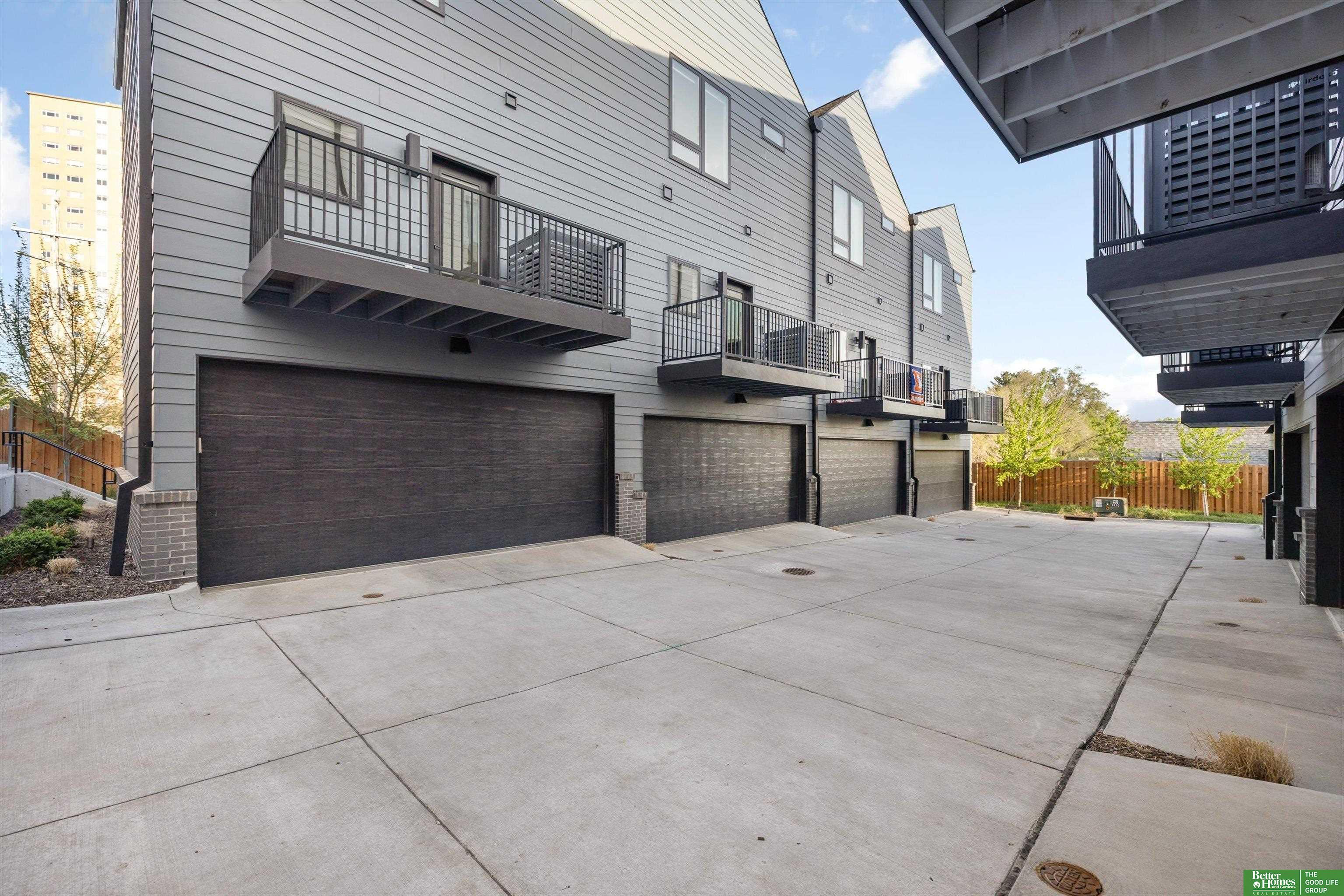 5319 Elmwood Plaza