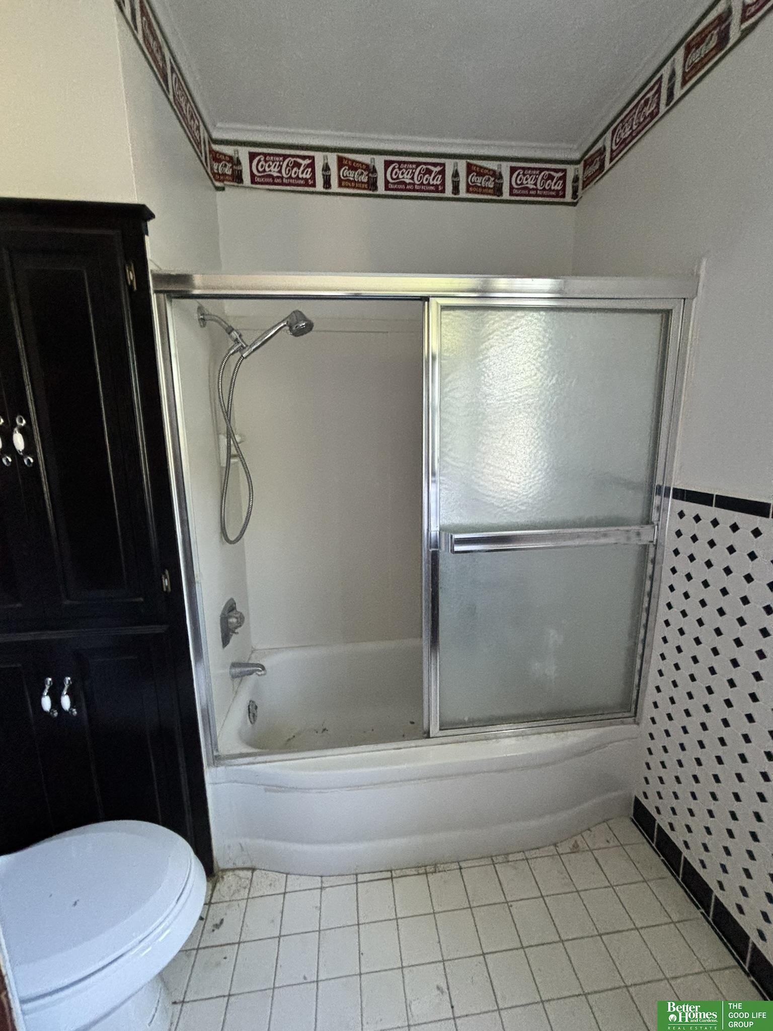 105 E 5 Street