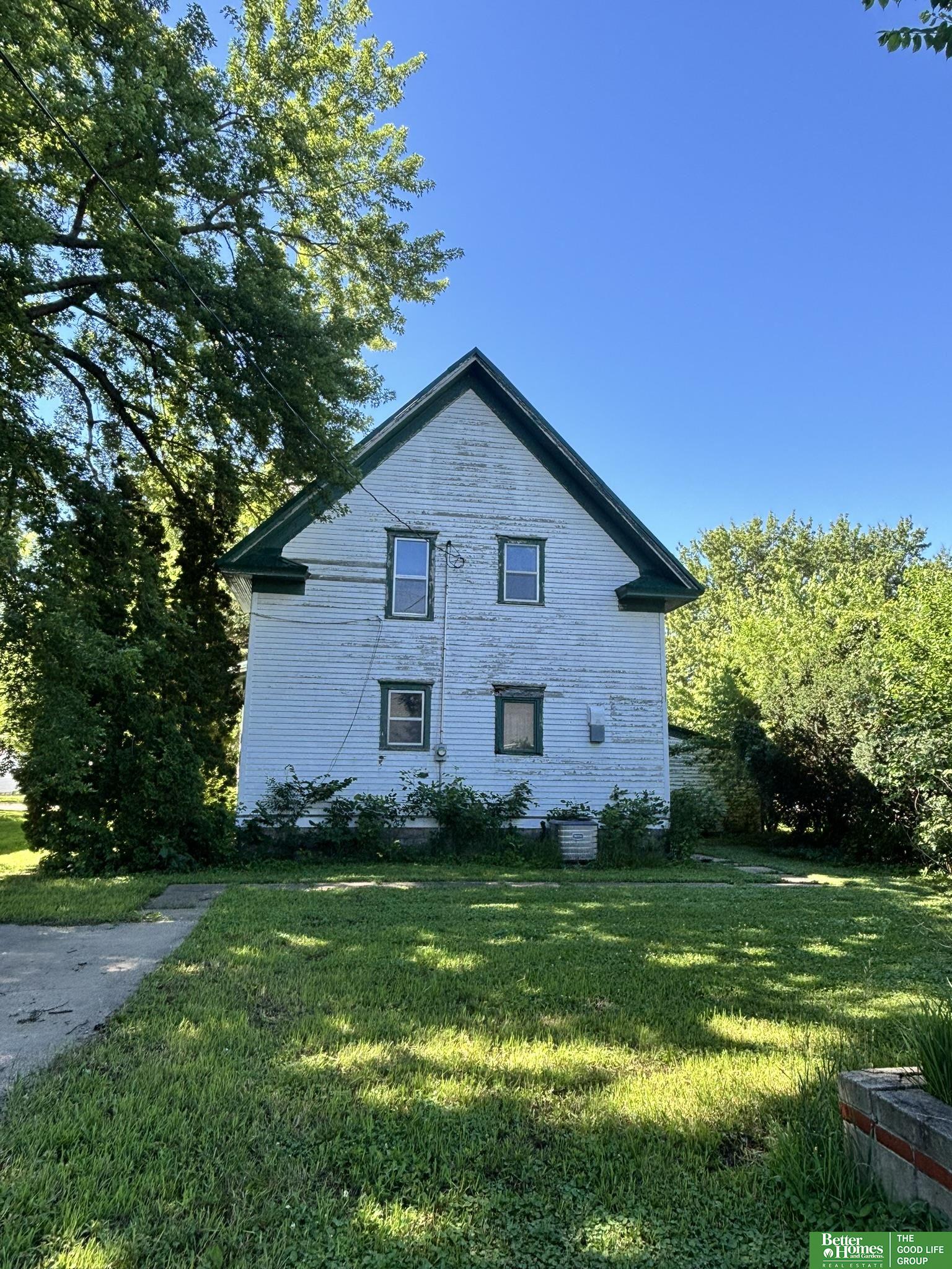 105 E 5 Street