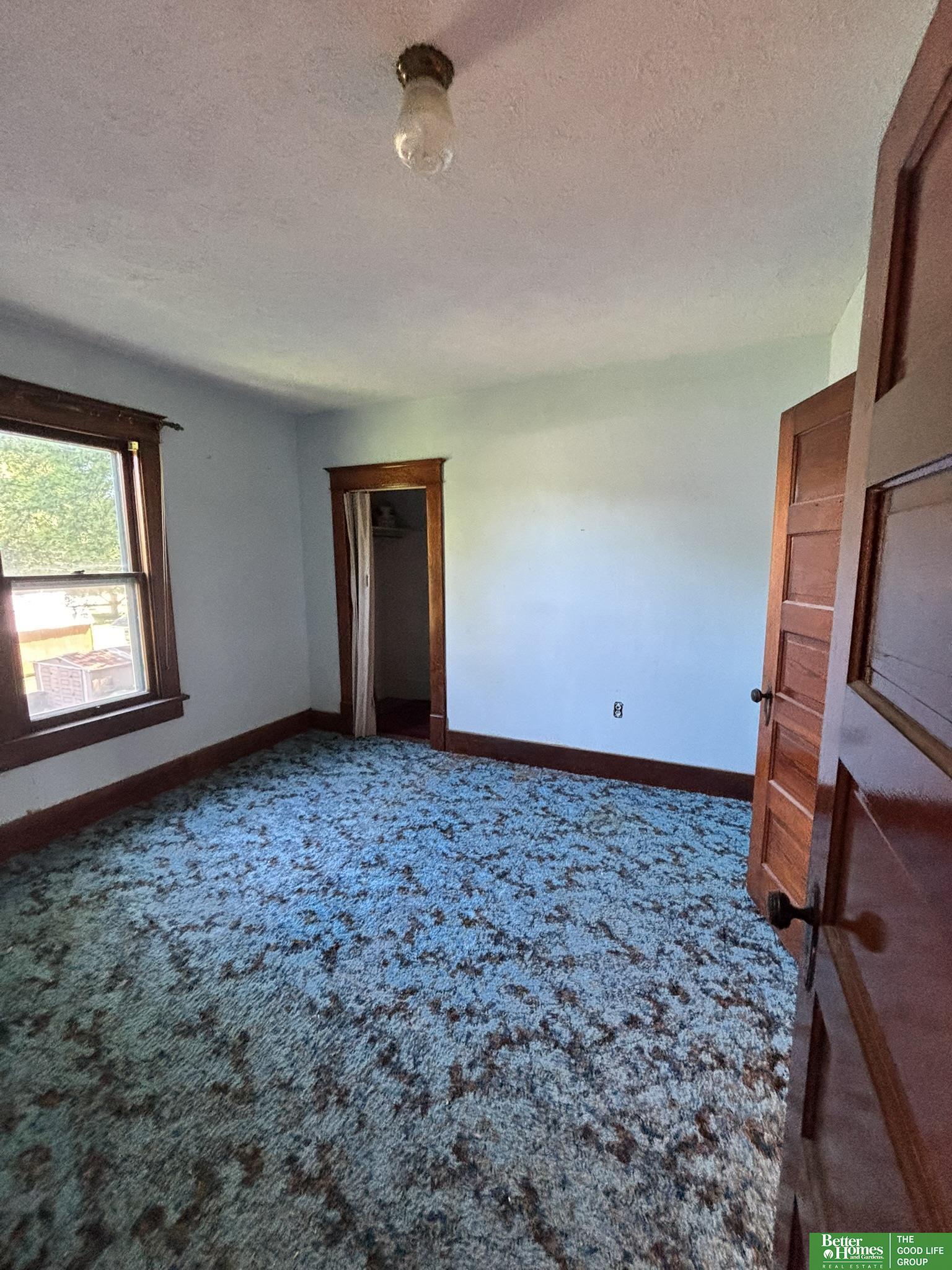 105 E 5 Street