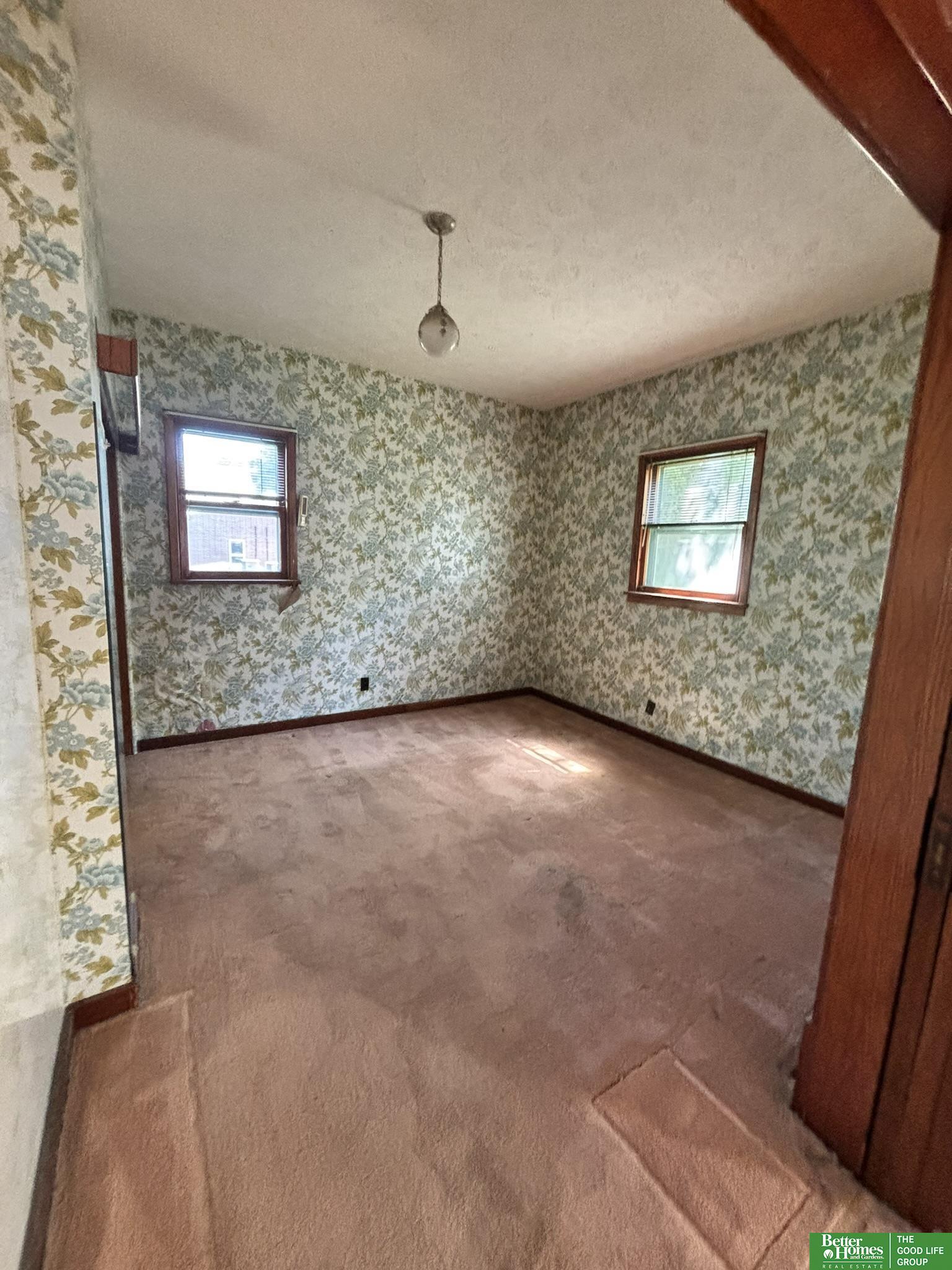 105 E 5 Street