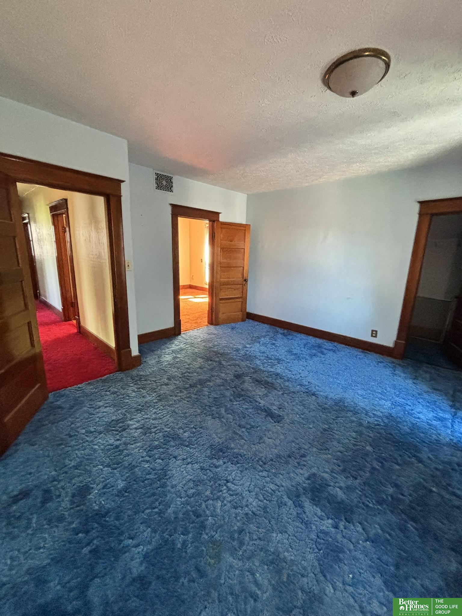 105 E 5 Street